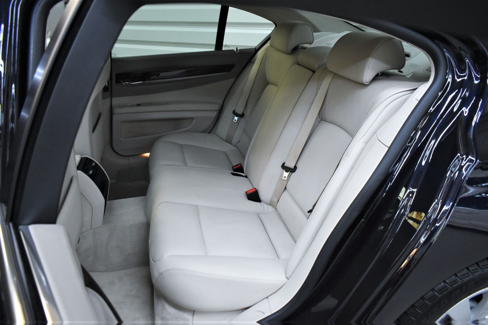 BMW 740d xDrive+1.Hand+Bi-Xenon+Kamera+Memory+AHK foto 15