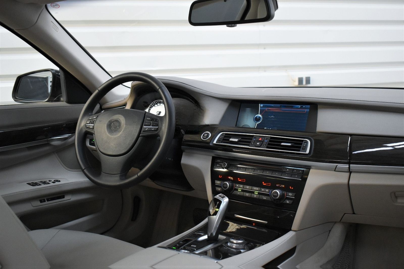 BMW 740d xDrive+1.Hand+Bi-Xenon+Kamera+Memory+AHK foto 16