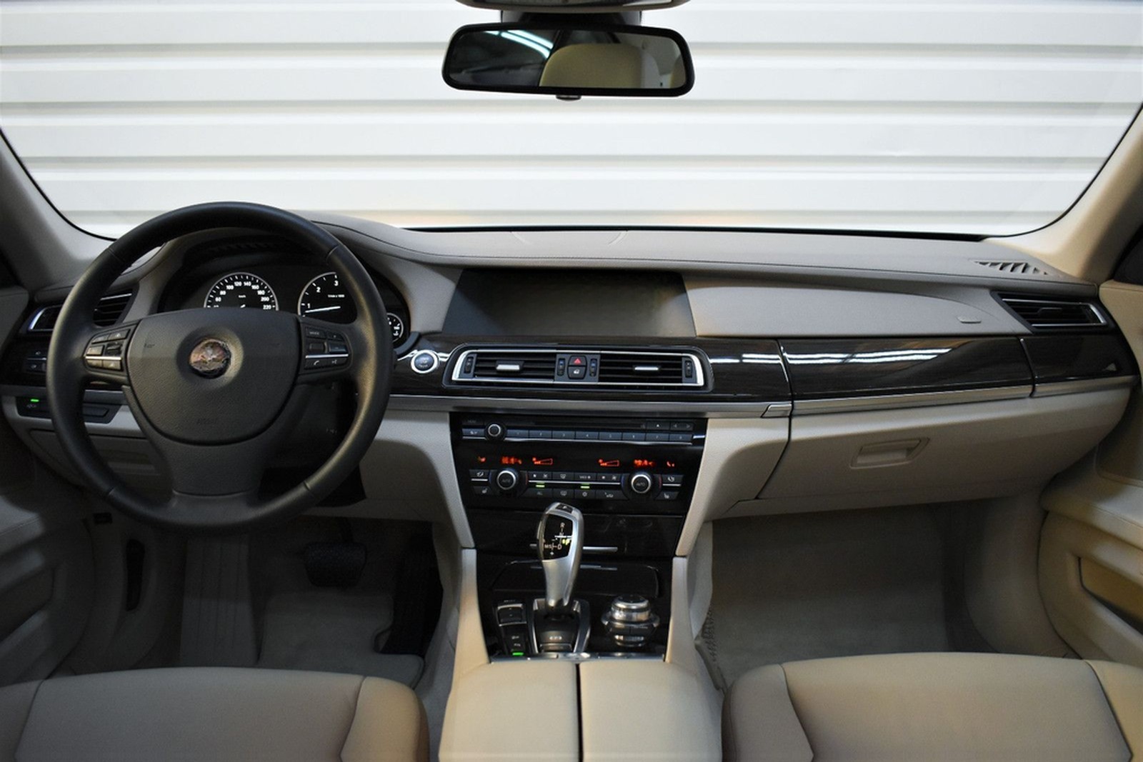 BMW 740d xDrive+1.Hand+Bi-Xenon+Kamera+Memory+AHK foto 17
