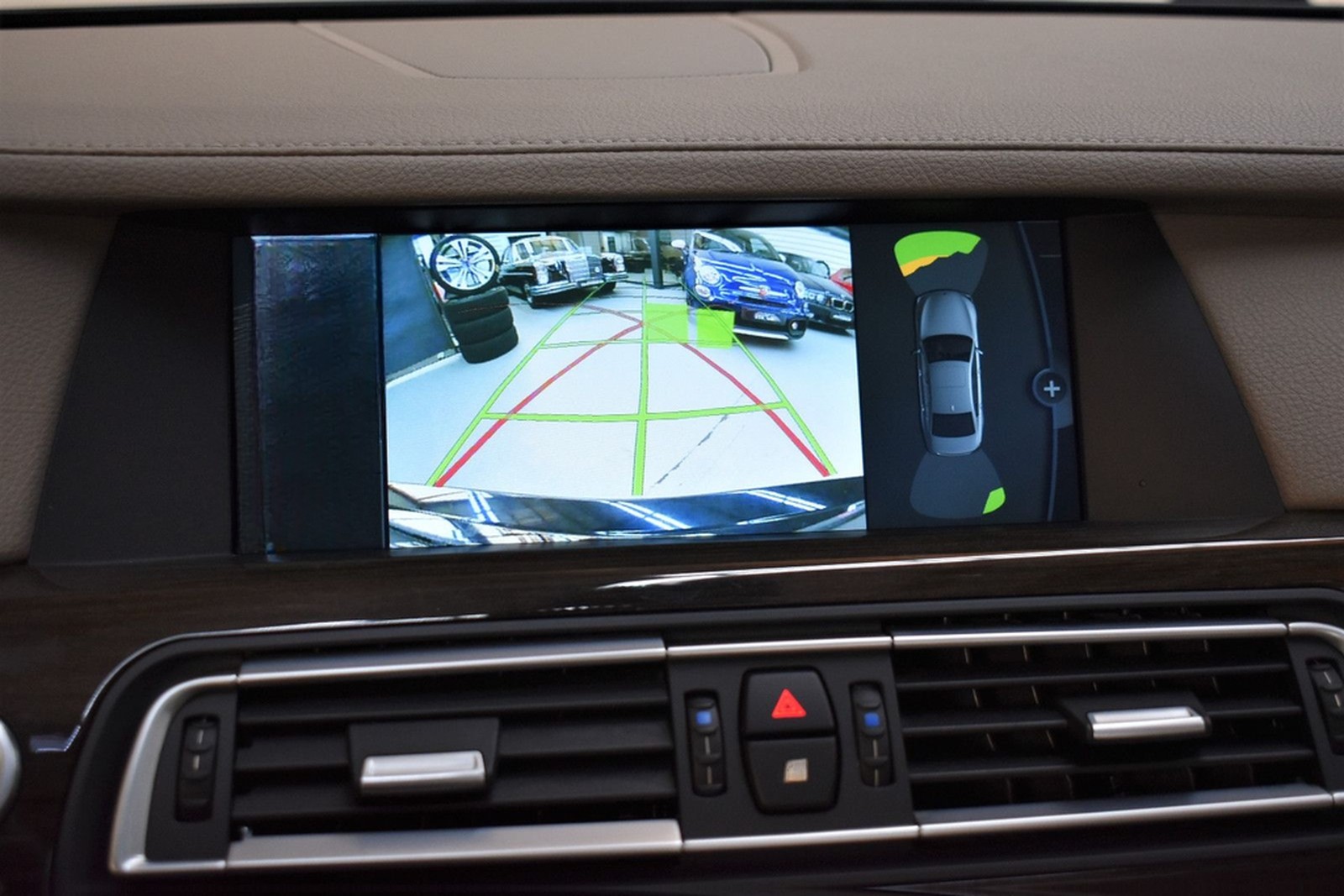 BMW 740d xDrive+1.Hand+Bi-Xenon+Kamera+Memory+AHK foto 20