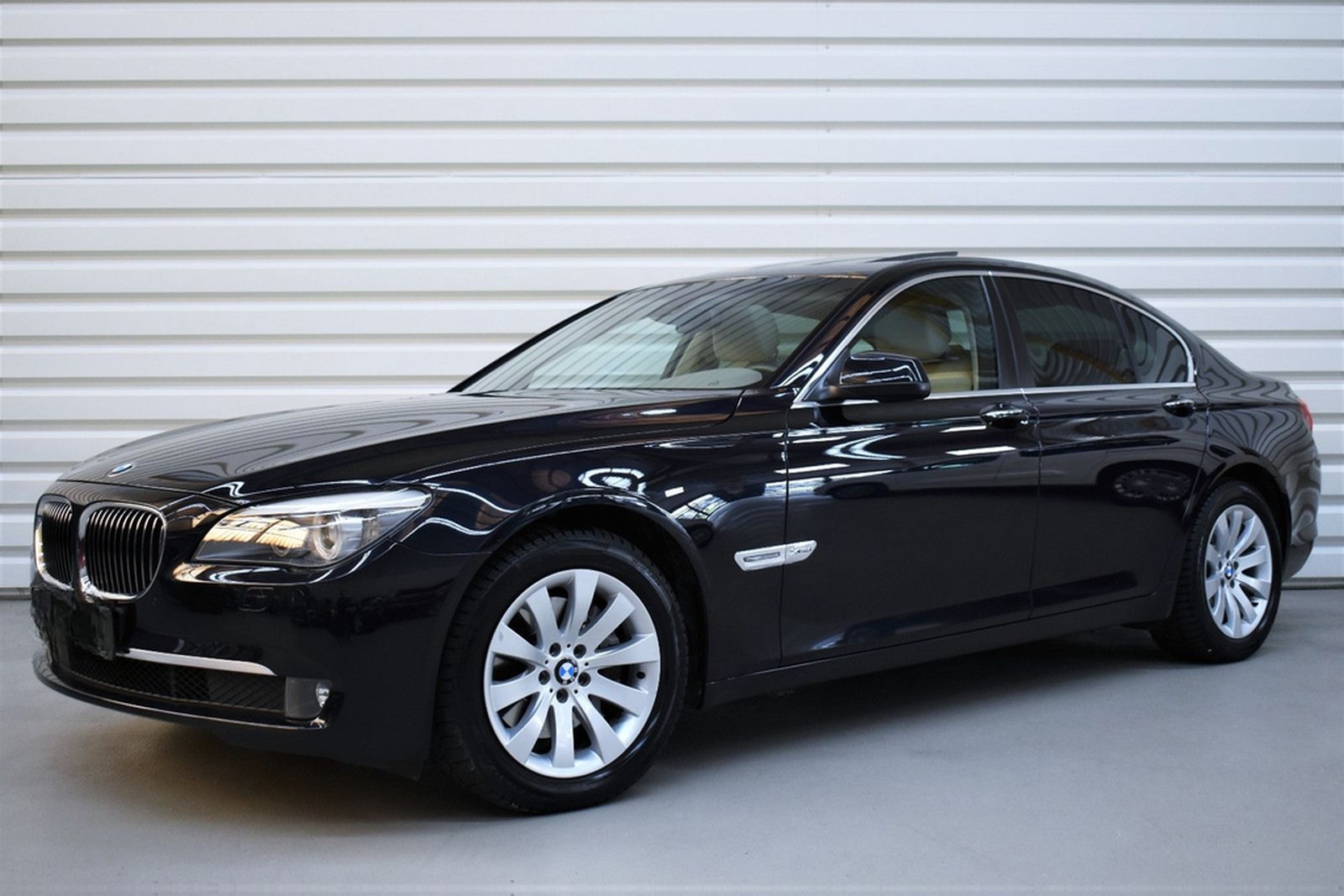 BMW 740d xDrive+1.Hand+Bi-Xenon+Kamera+Memory+AHK foto 3