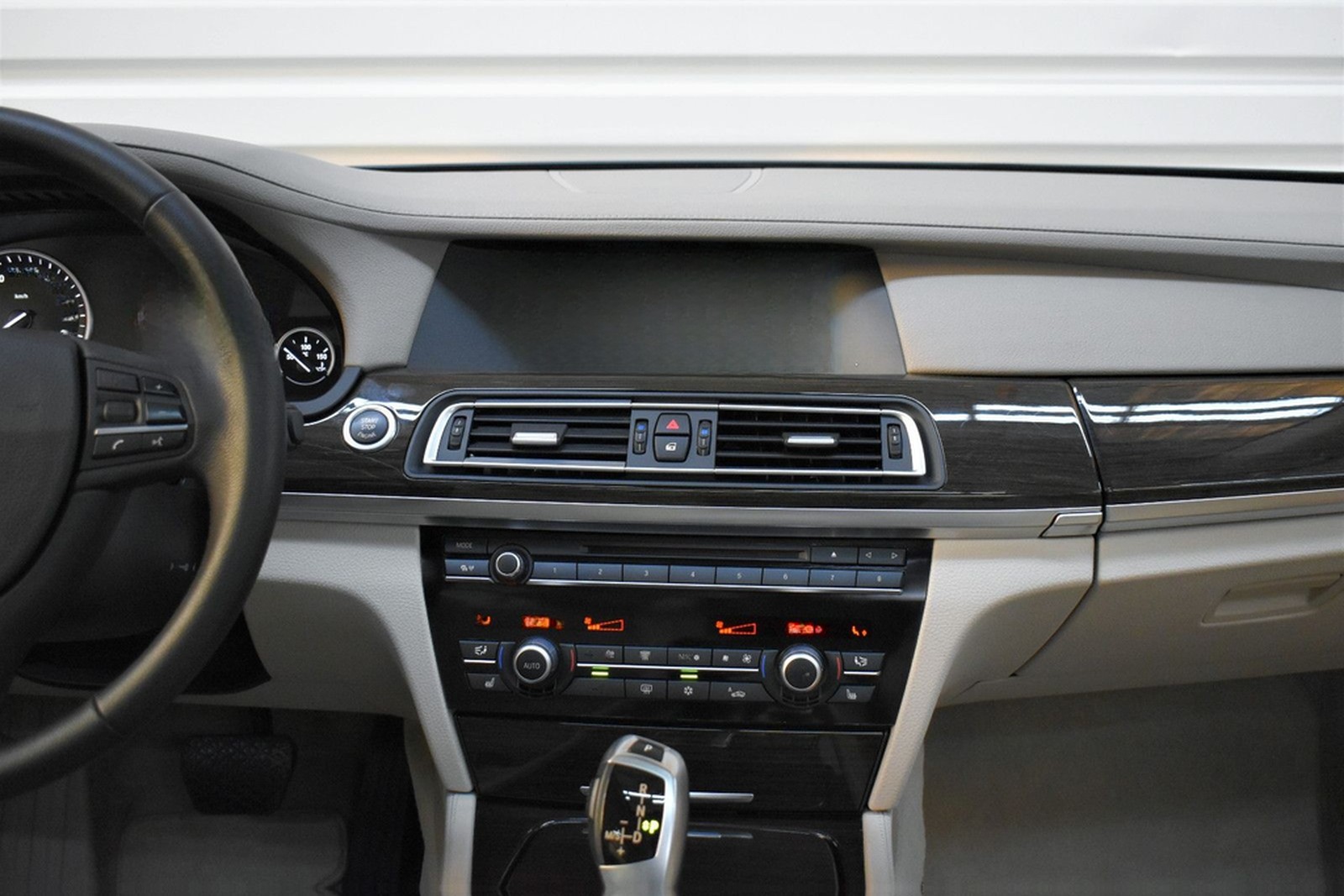 BMW 740d xDrive+1.Hand+Bi-Xenon+Kamera+Memory+AHK foto 22
