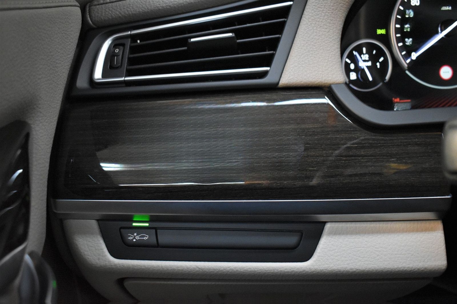 BMW 740d xDrive+1.Hand+Bi-Xenon+Kamera+Memory+AHK foto 26