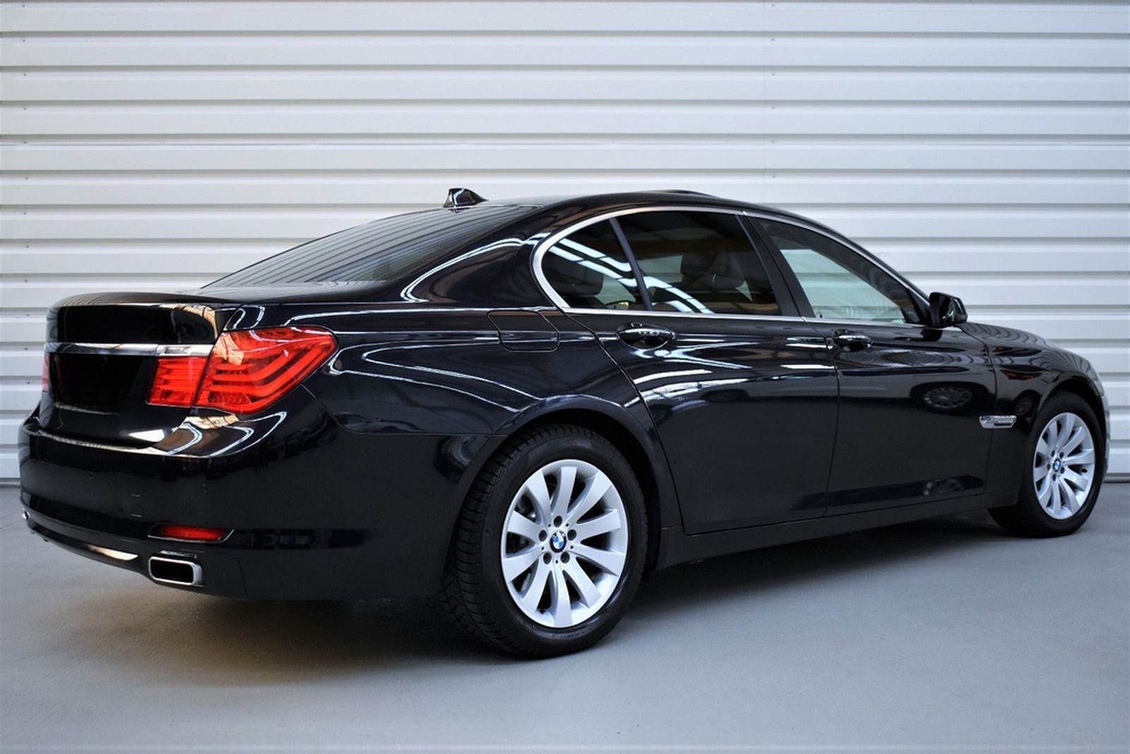 BMW 740d xDrive+1.Hand+Bi-Xenon+Kamera+Memory+AHK foto 4