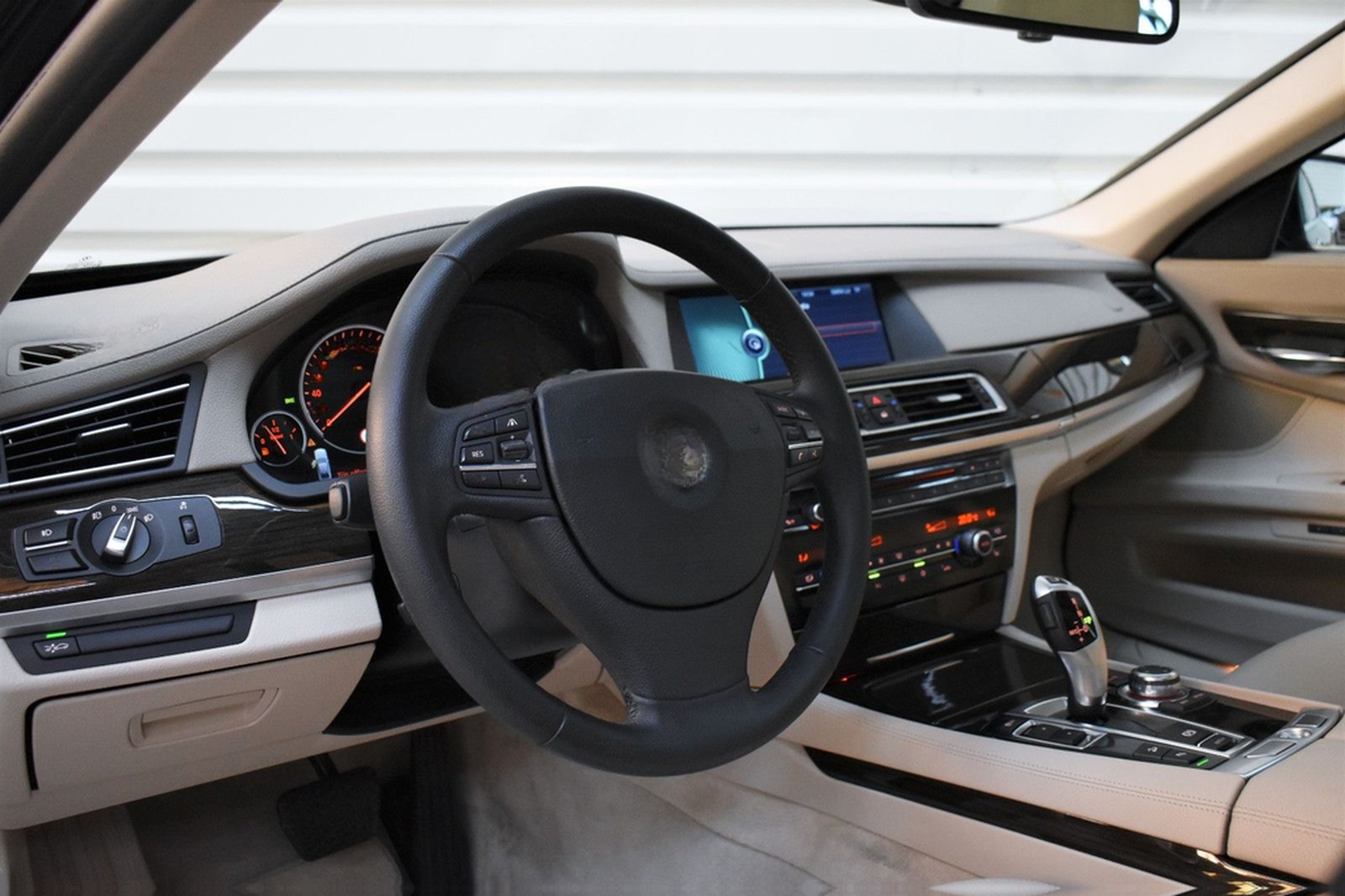 BMW 740d xDrive+1.Hand+Bi-Xenon+Kamera+Memory+AHK foto 7