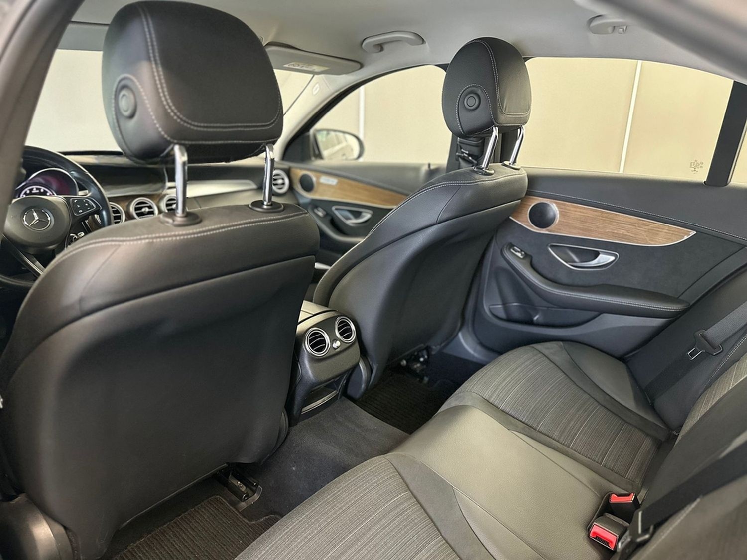 Mercedes-Benz C 200  CGI Exclusive *LED*AHK*TEMP*NAVI* foto 35