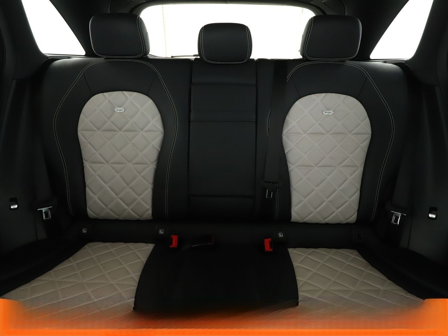 Mercedes-Benz GLC 250 4Matic AMG Line Aut. *DESIGNO*LED*ACC* foto 19