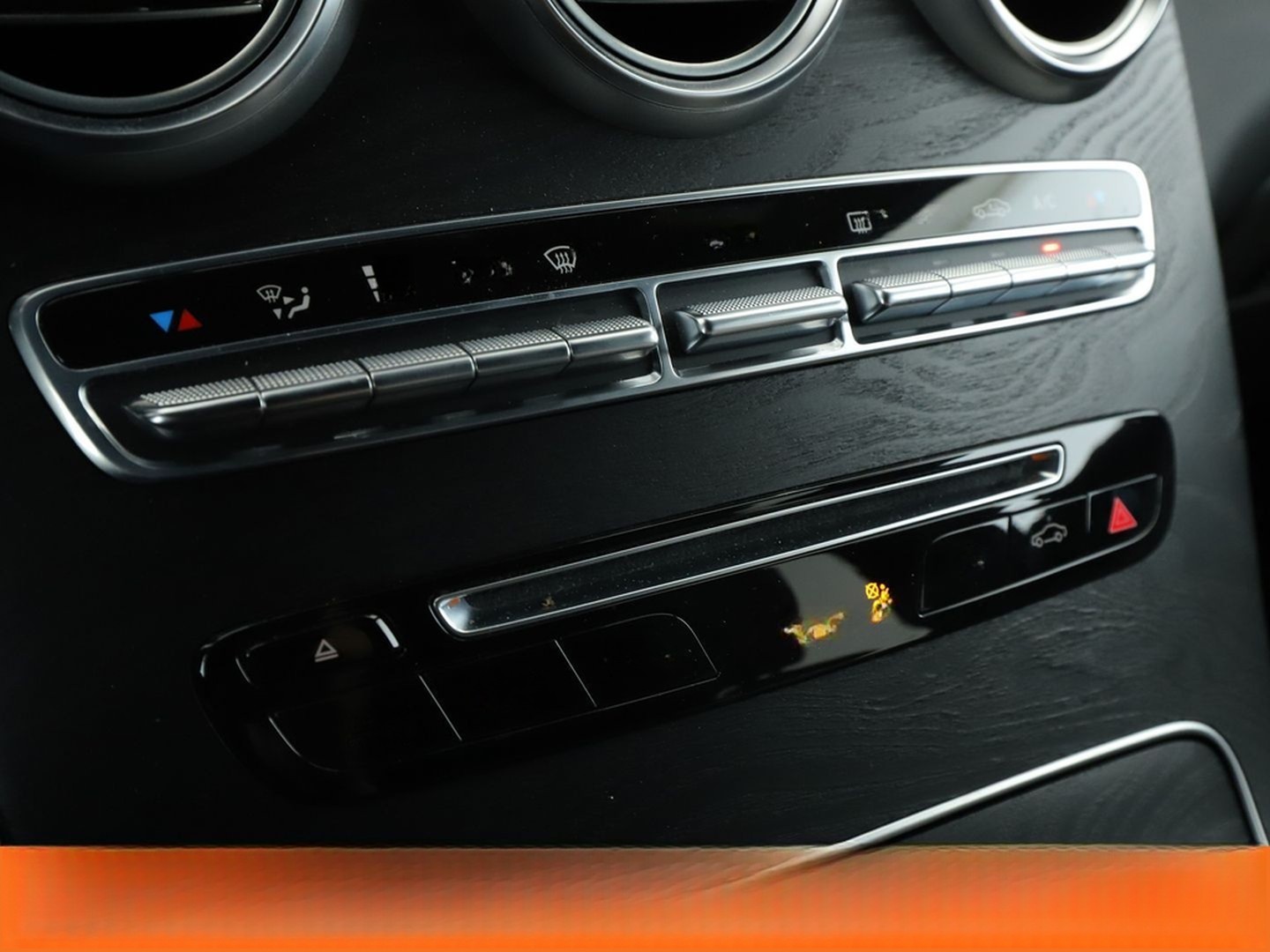 Mercedes-Benz GLC 250 4Matic AMG Line Aut. *DESIGNO*LED*ACC* foto 24