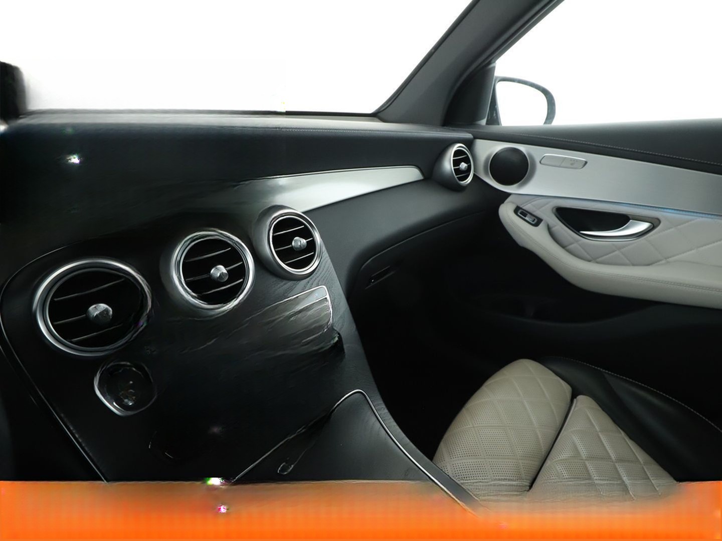 Mercedes-Benz GLC 250 4Matic AMG Line Aut. *DESIGNO*LED*ACC* foto 28