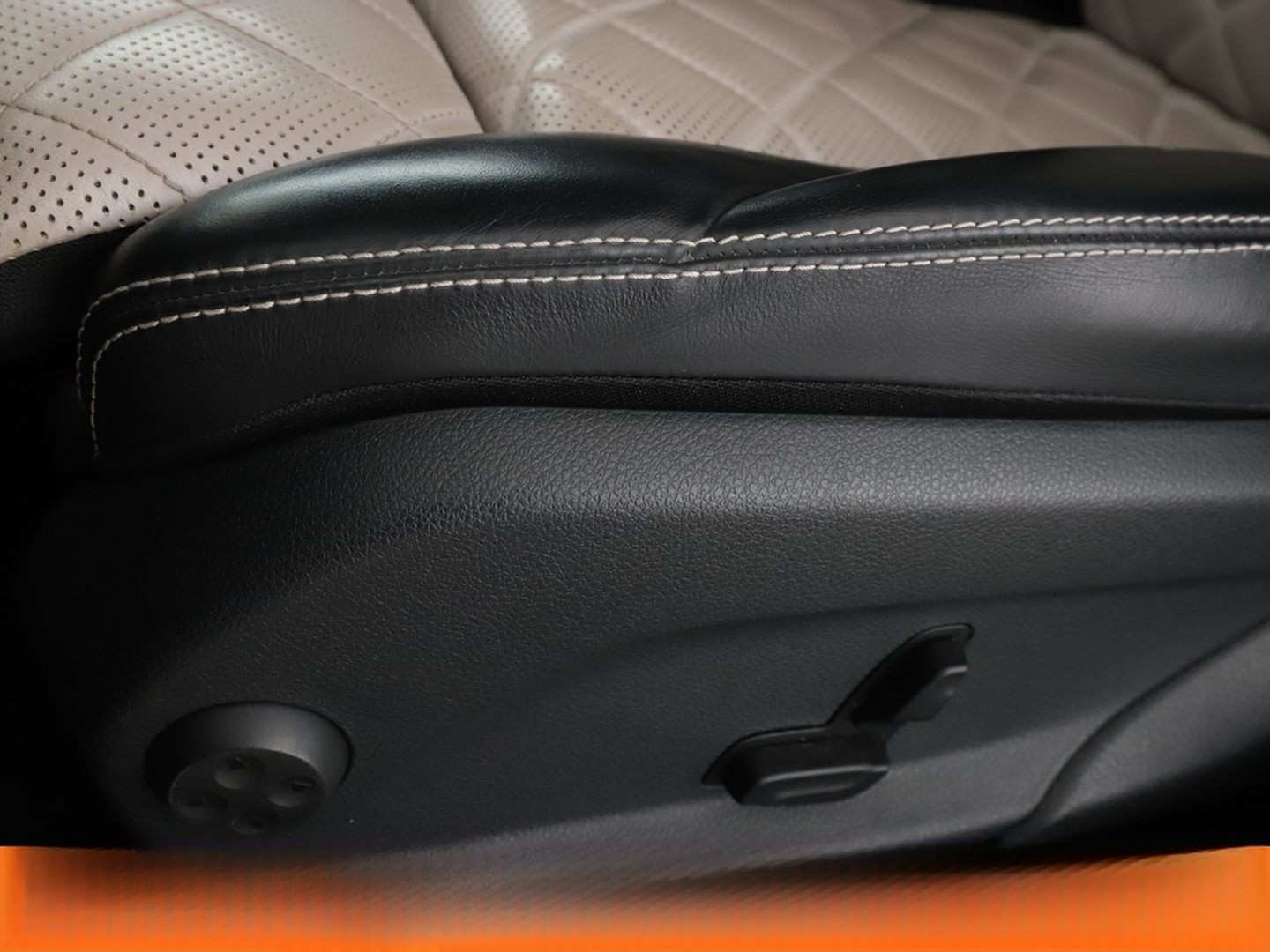 Mercedes-Benz GLC 250 4Matic AMG Line Aut. *DESIGNO*LED*ACC* foto 29