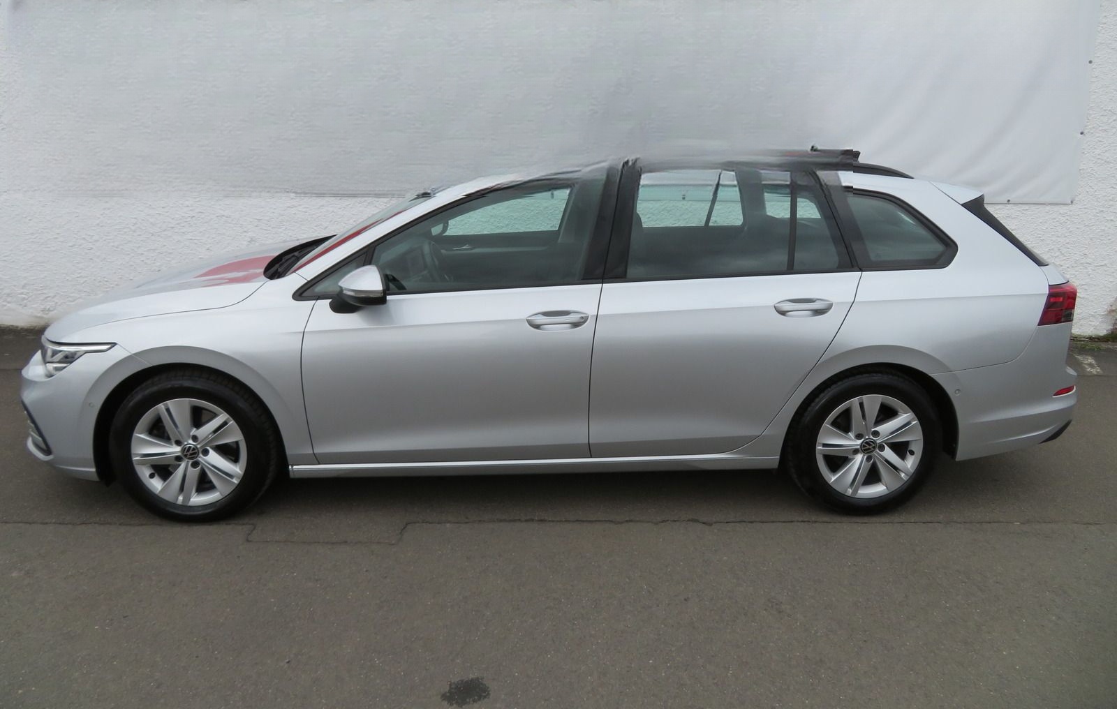 Volkswagen Golf VIII Variant 2.0 TDI Life LED Navi AHK ACC foto 2