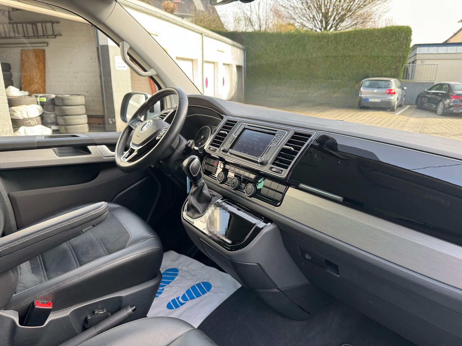 Volkswagen T6 Multivan 2.0 TDI DSG Generation SIX|AHK|Kamer foto 18