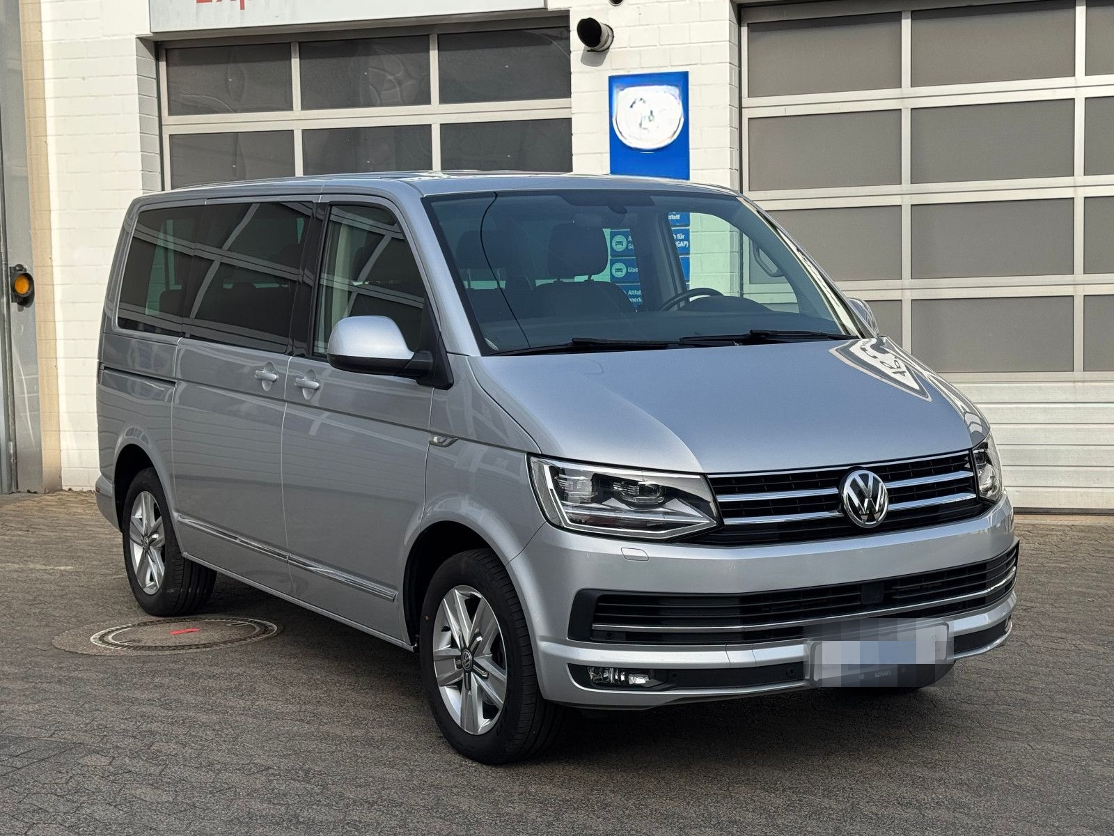 Volkswagen T6 Multivan 2.0 TDI DSG Generation SIX|AHK|Kamer foto 3