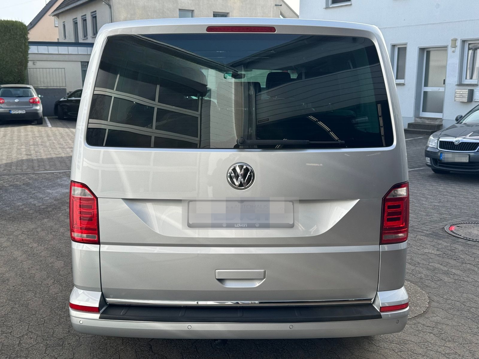 Volkswagen T6 Multivan 2.0 TDI DSG Generation SIX|AHK|Kamer foto 6