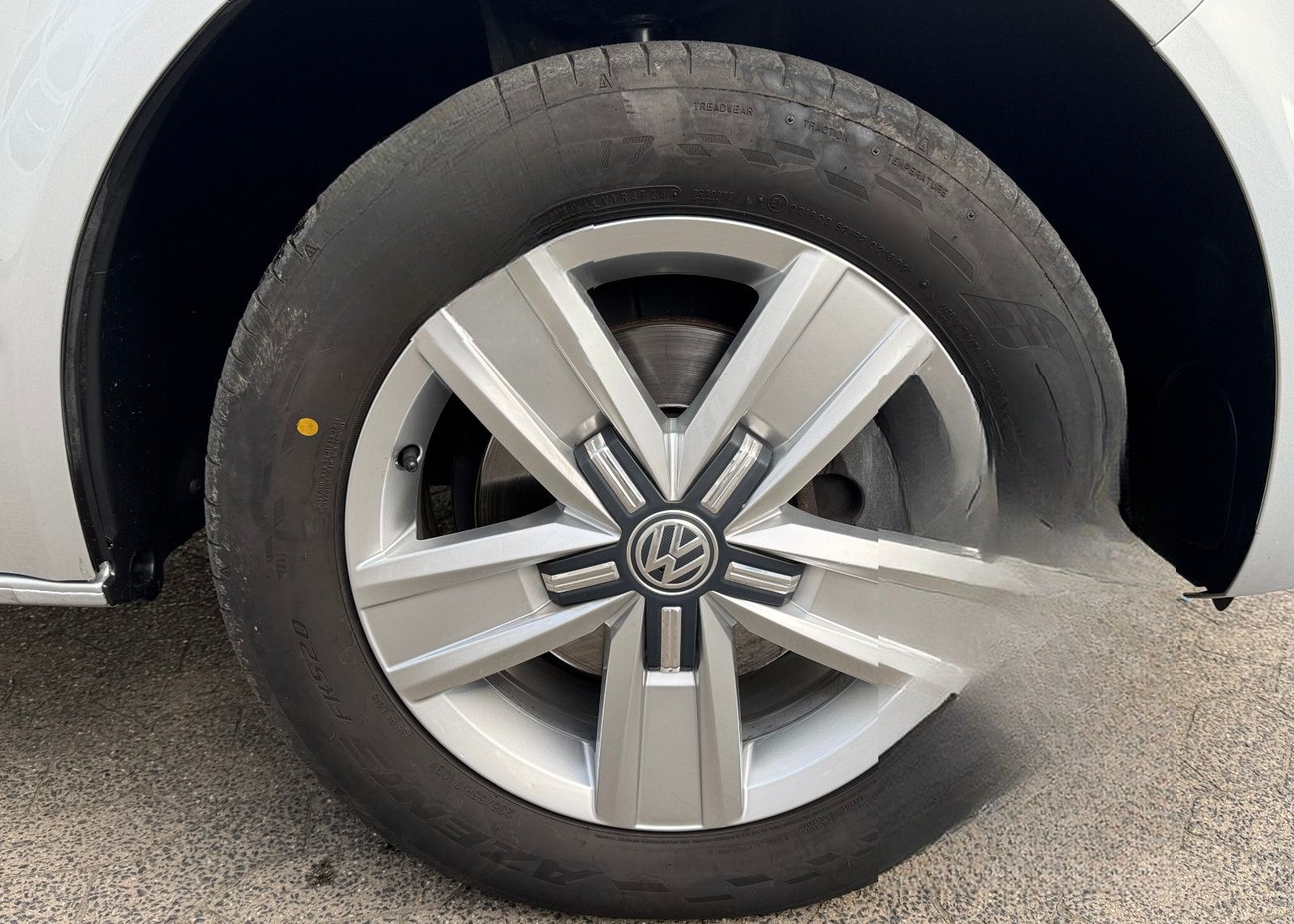 Volkswagen T6 Multivan 2.0 TDI DSG Generation SIX|AHK|Kamer foto 7