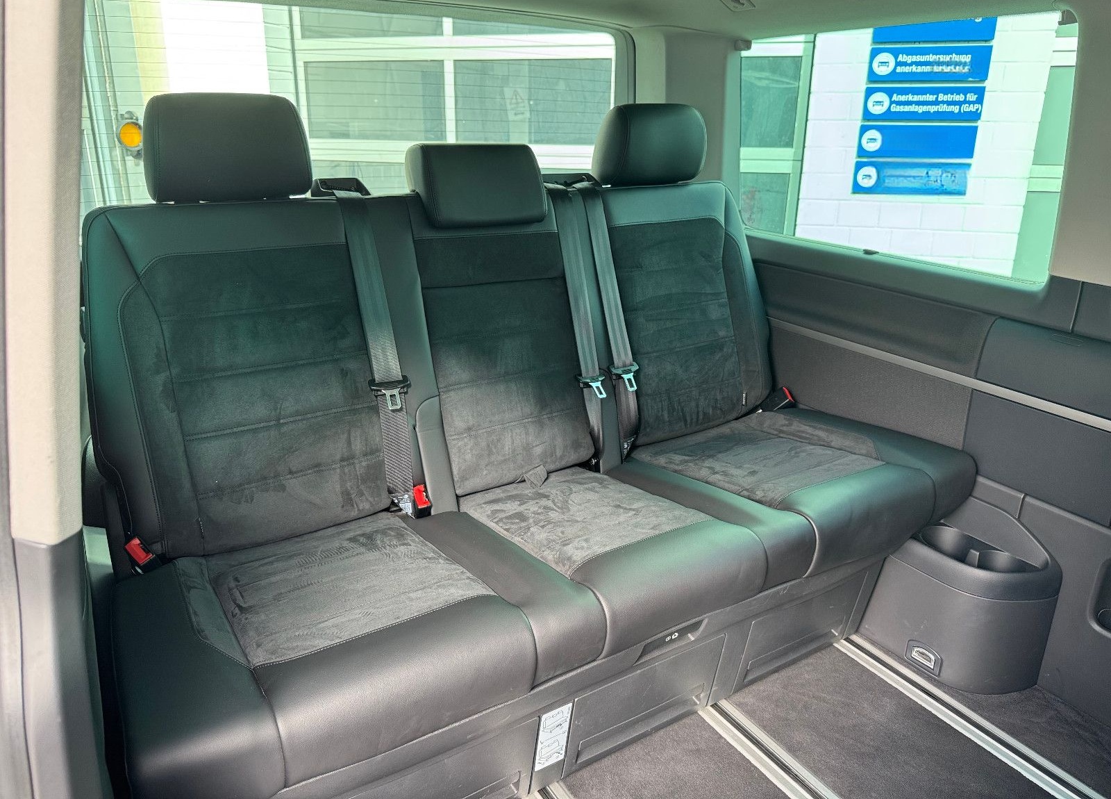 Volkswagen T6 Multivan 2.0 TDI DSG Generation SIX|AHK|Kamer foto 10