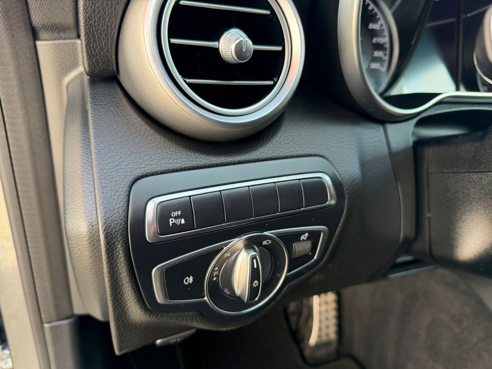 Mercedes-Benz C 63 AMG Coupe CARPLAY / SITZHEIZUNG / GARANTIE foto 12