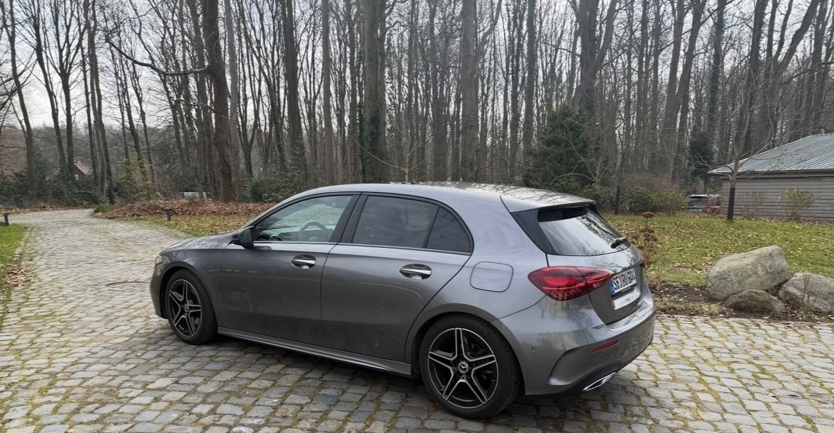 Mercedes-Benz  A 180 AMG NIGHT PANO AHK KEYLESS PARKTRONIC foto 2