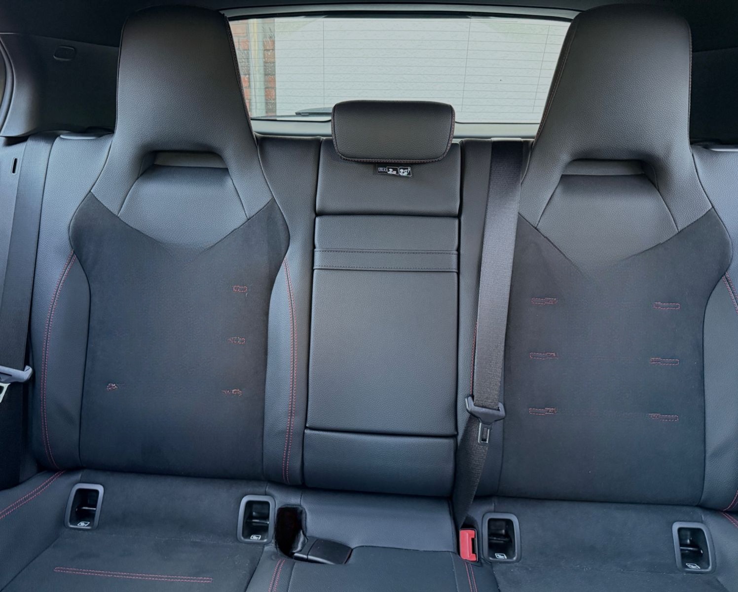Mercedes-Benz  A 180 AMG NIGHT PANO AHK KEYLESS PARKTRONIC foto 11