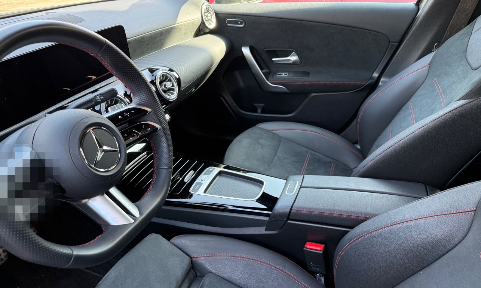 Mercedes-Benz  A 180 AMG NIGHT PANO AHK KEYLESS PARKTRONIC foto 4