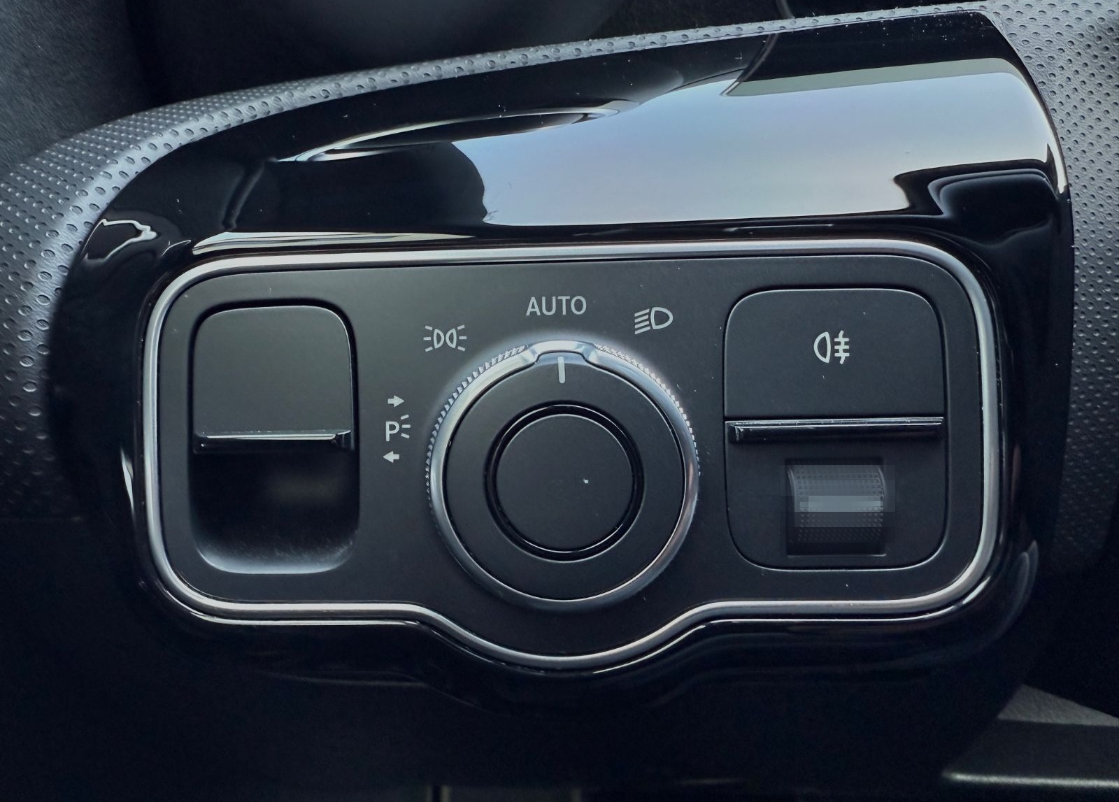 Mercedes-Benz  A 180 AMG NIGHT PANO AHK KEYLESS PARKTRONIC foto 8