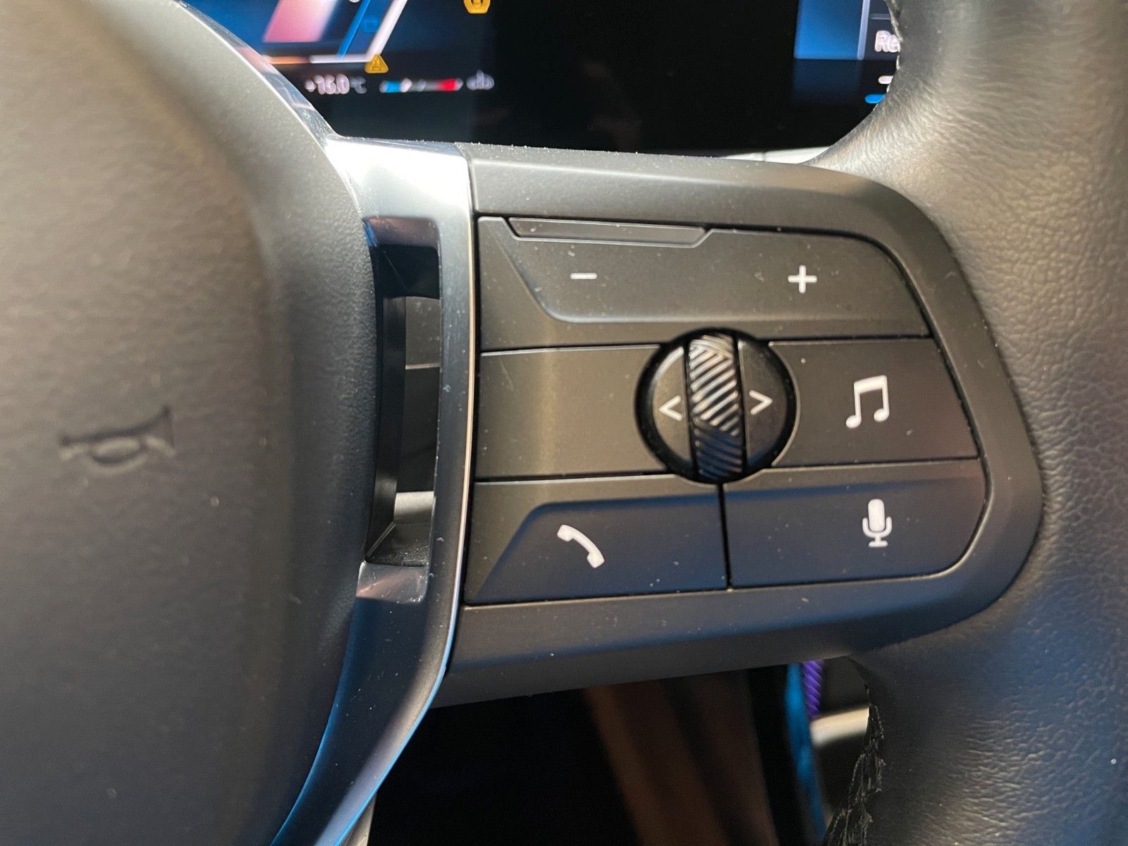 BMW X1 23 d xDrive xLine ACC AHK RFK SHZ LRHZ AD LED foto 18