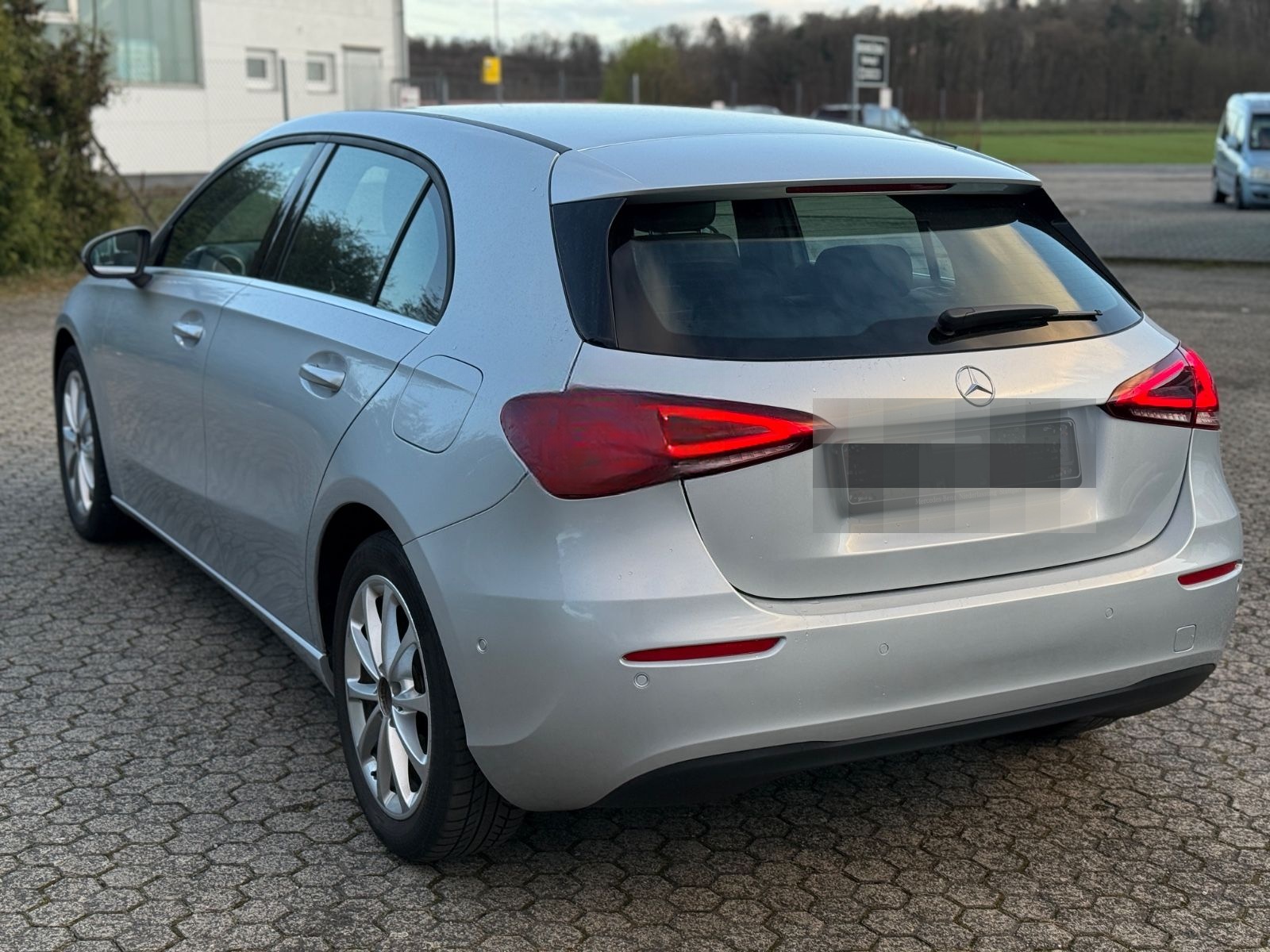 Mercedes-Benz A 180 * AUTOMATIK * NAVI * KAMERA* SPUR * TW*LED foto 12