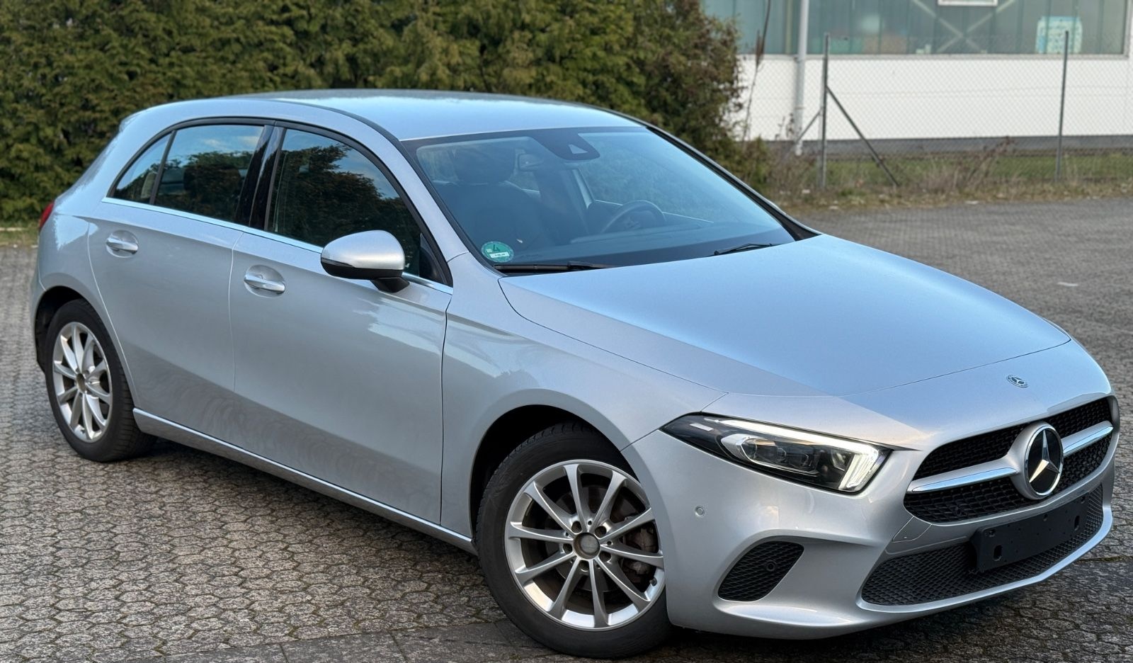 Mercedes-Benz A 180 * AUTOMATIK * NAVI * KAMERA* SPUR * TW*LED foto 6