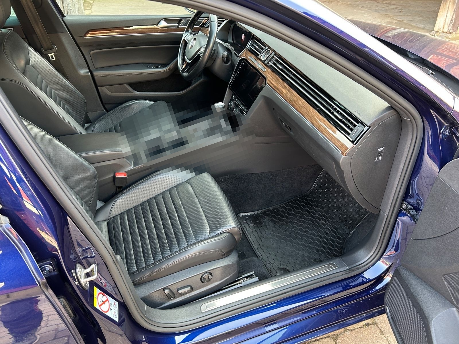 Volkswagen Passat 2.0 TDI SCR 140kW DSG 4M Highl. Varia... foto 11