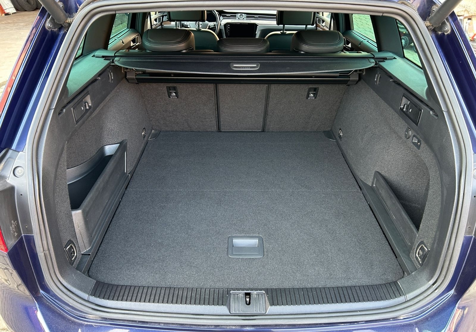 Volkswagen Passat 2.0 TDI SCR 140kW DSG 4M Highl. Varia... foto 7