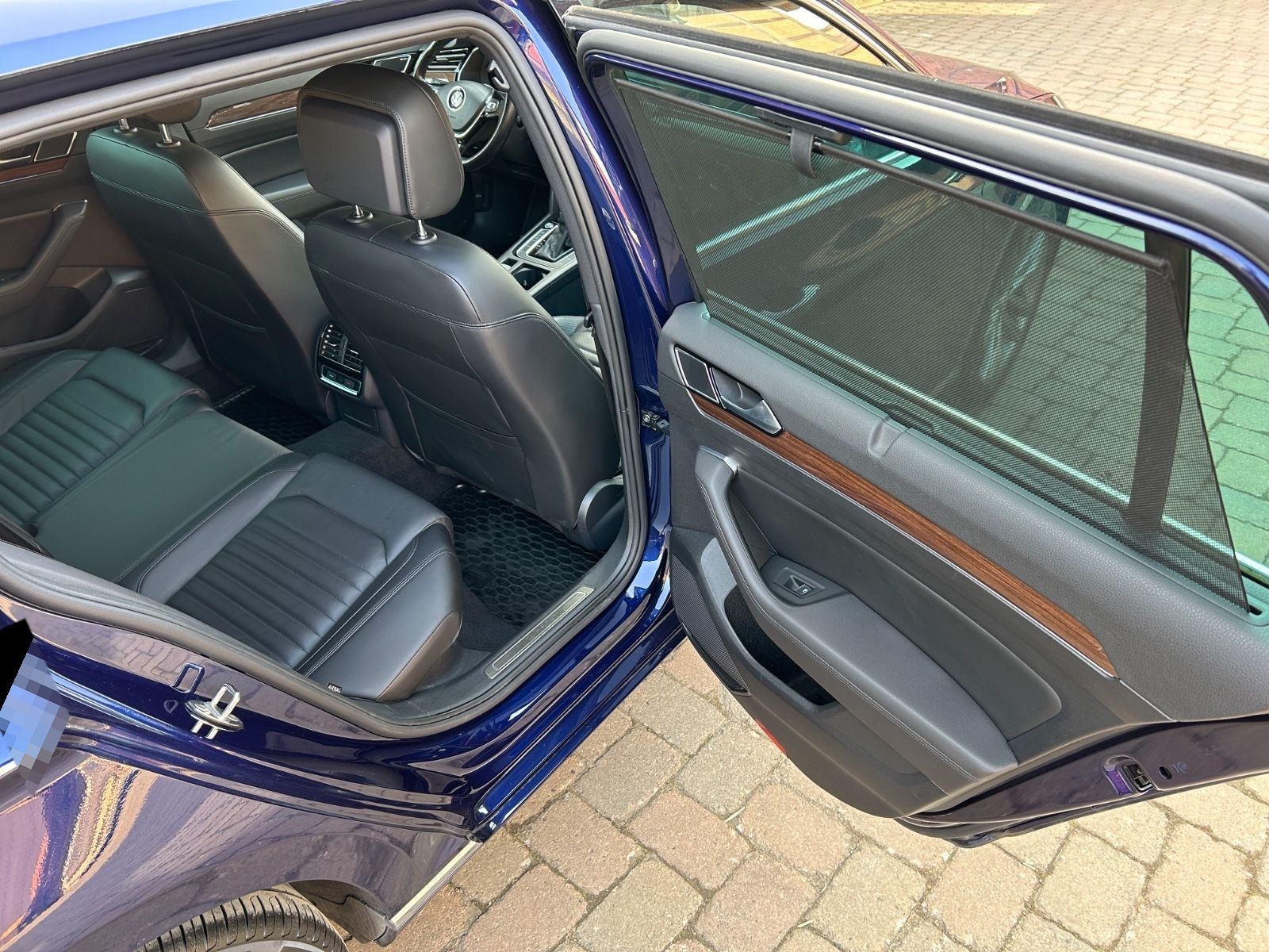 Volkswagen Passat 2.0 TDI SCR 140kW DSG 4M Highl. Varia... foto 10