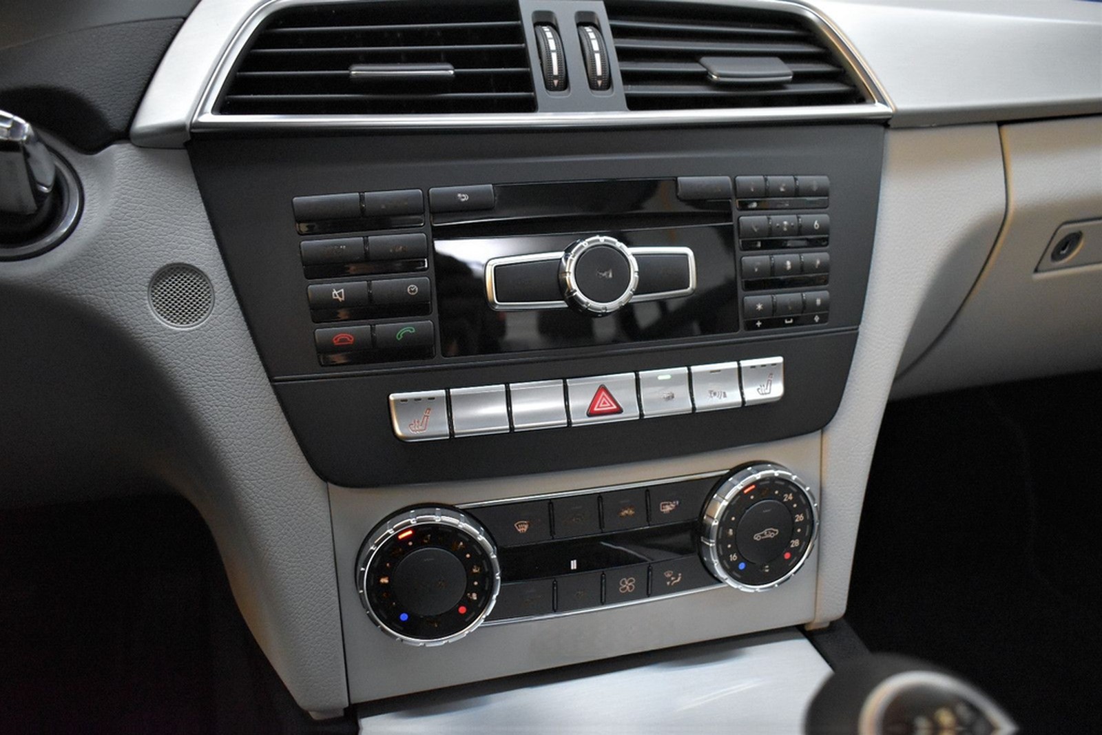 Mercedes-Benz C 200 T CGI Avantgarde+SHZ+PDC+Navi foto 17