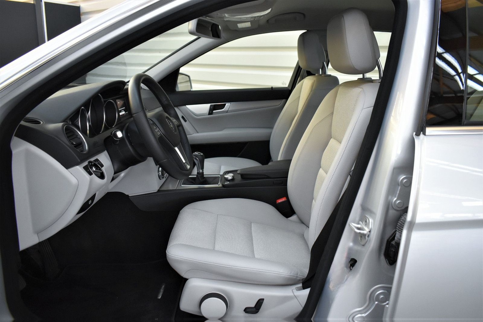 Mercedes-Benz C 200 T CGI Avantgarde+SHZ+PDC+Navi foto 9