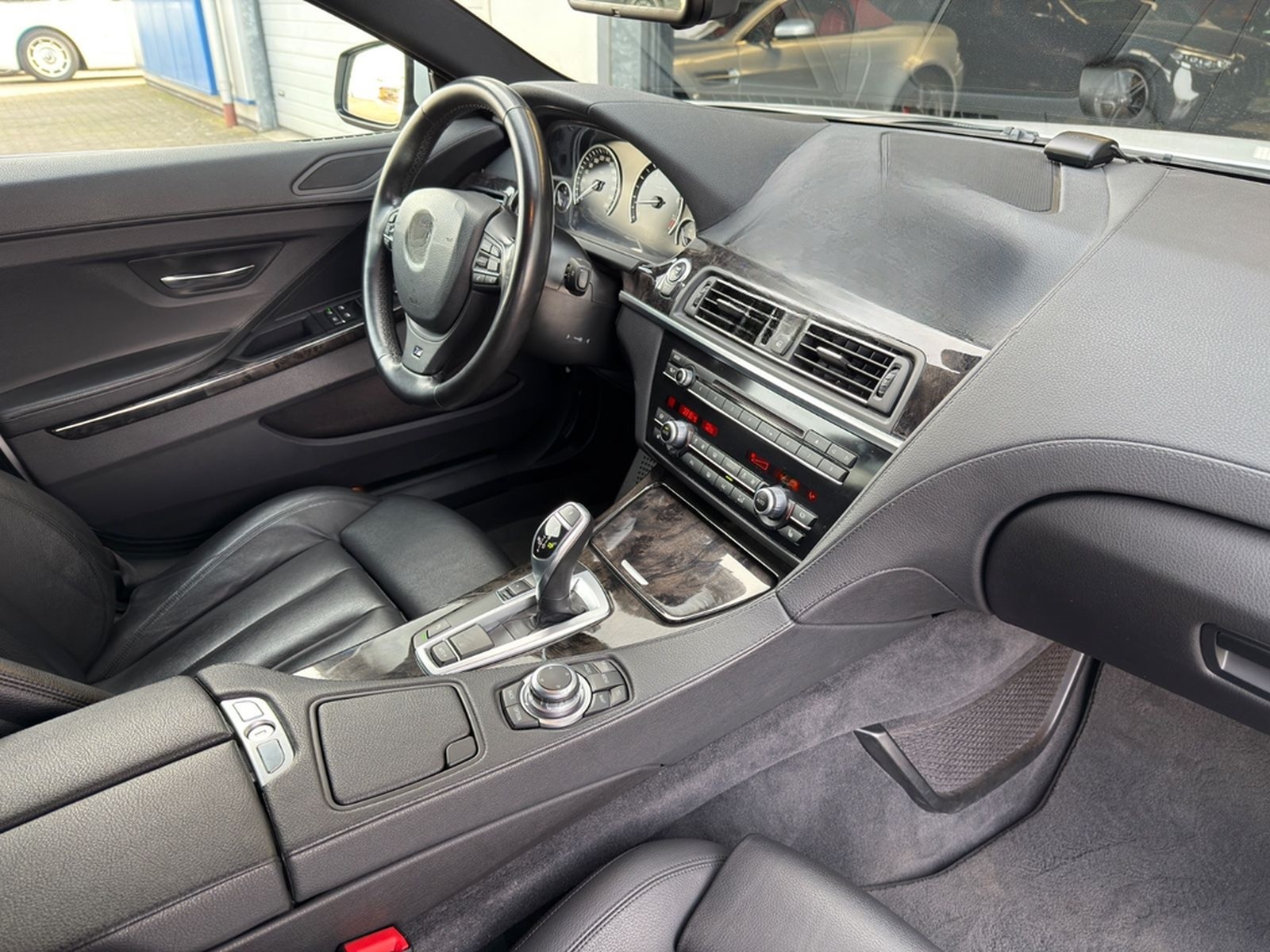 BMW 650i Gran Coupe M SPORTPAKET/M 19"/GLASDACH/LED foto 12