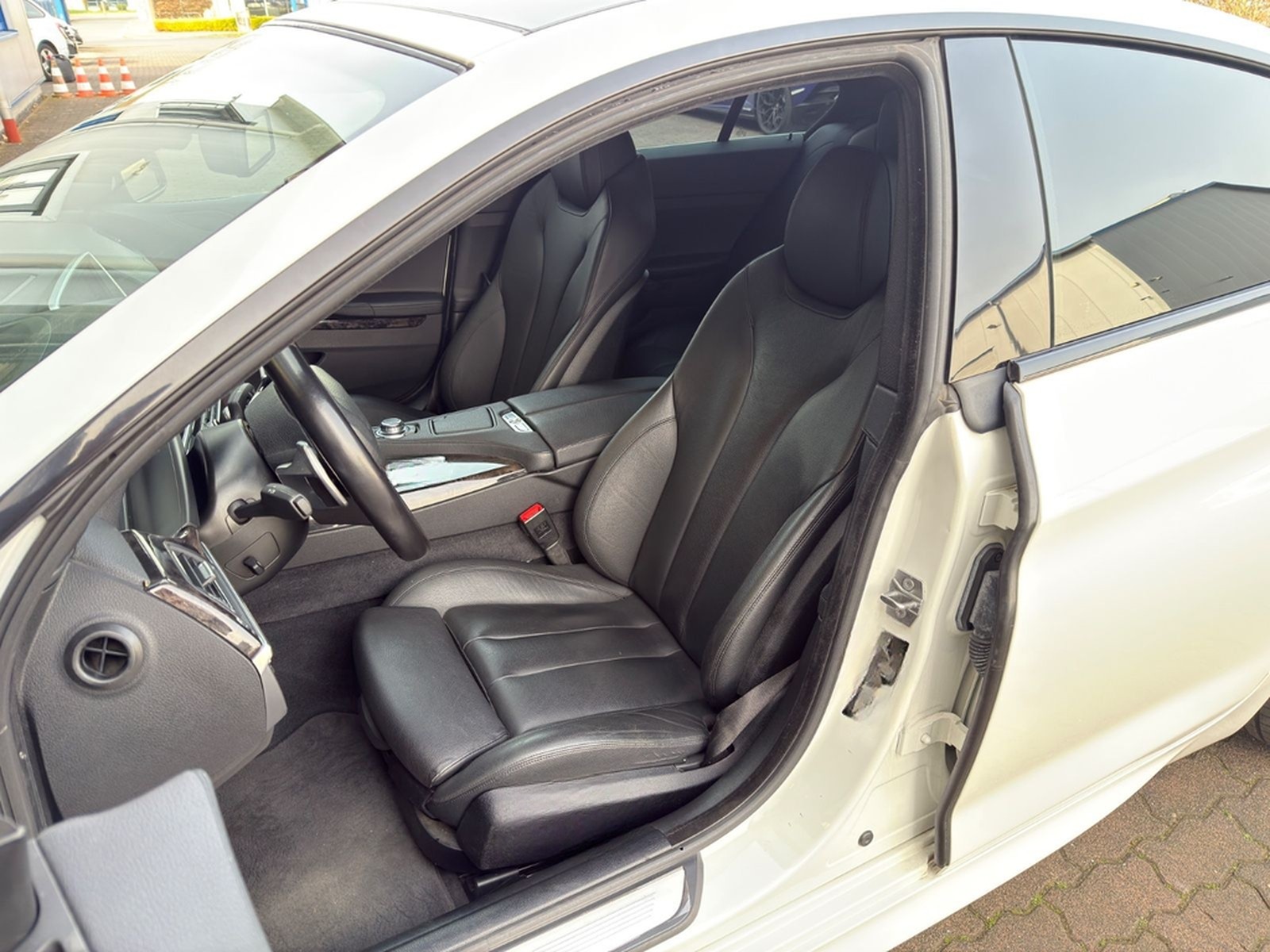 BMW 650i Gran Coupe M SPORTPAKET/M 19"/GLASDACH/LED foto 25