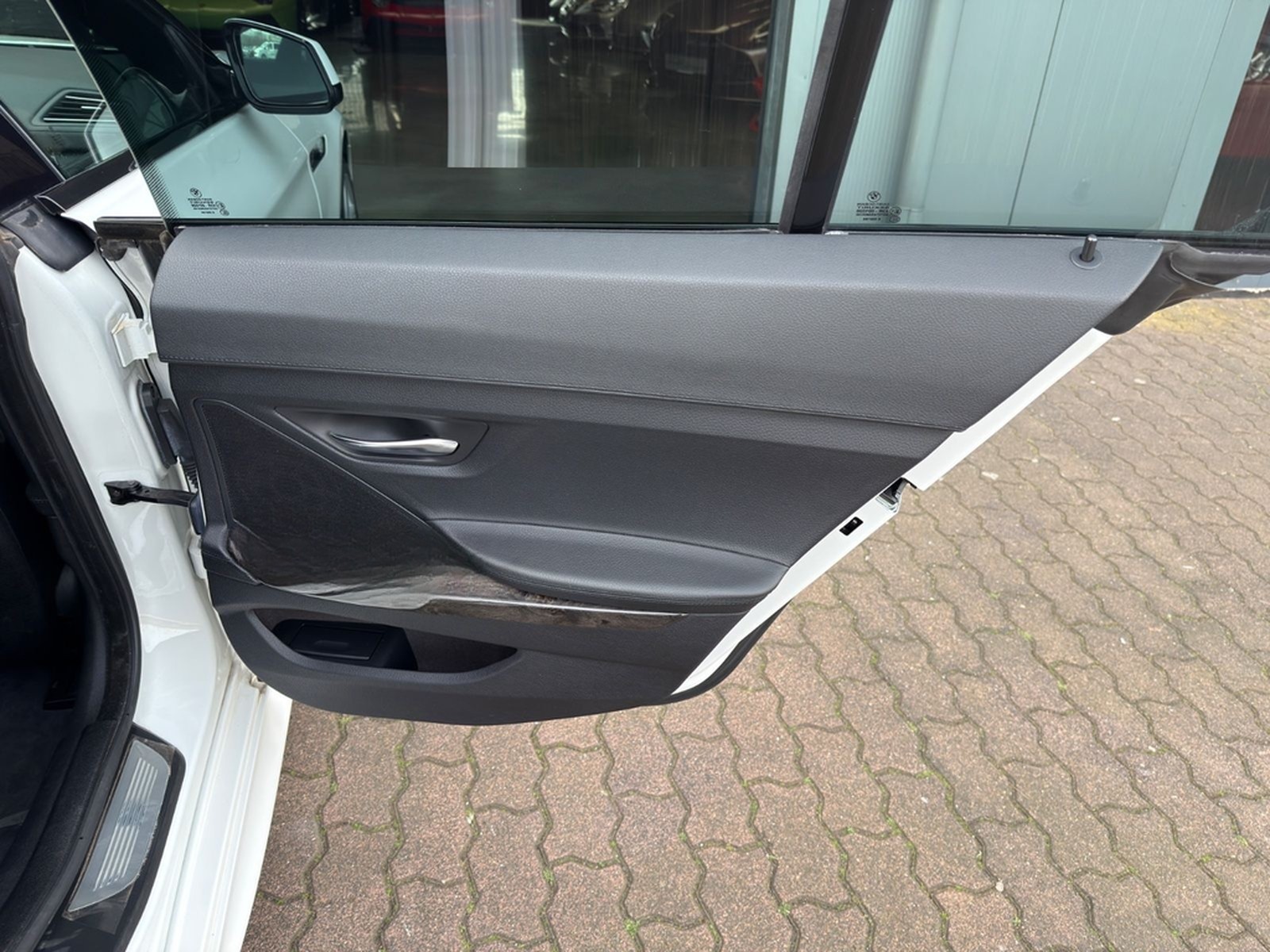 BMW 650i Gran Coupe M SPORTPAKET/M 19"/GLASDACH/LED foto 32