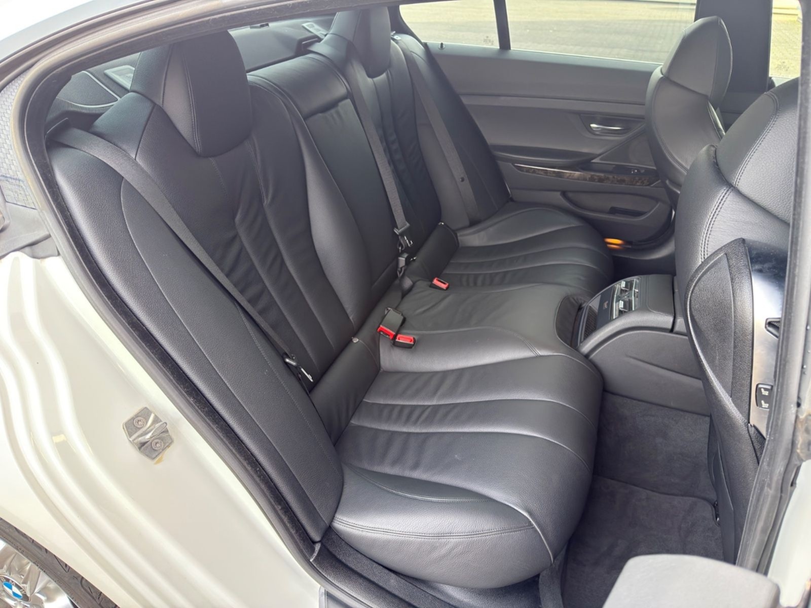 BMW 650i Gran Coupe M SPORTPAKET/M 19"/GLASDACH/LED foto 33