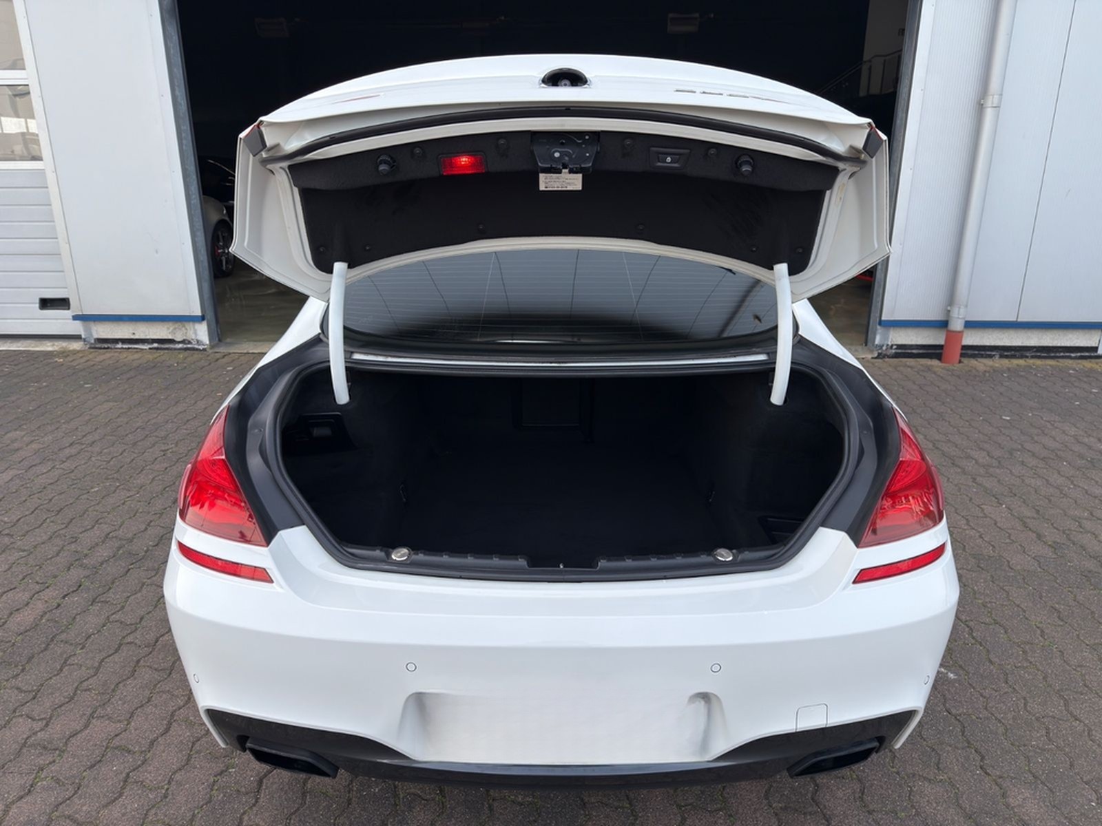 BMW 650i Gran Coupe M SPORTPAKET/M 19"/GLASDACH/LED foto 35