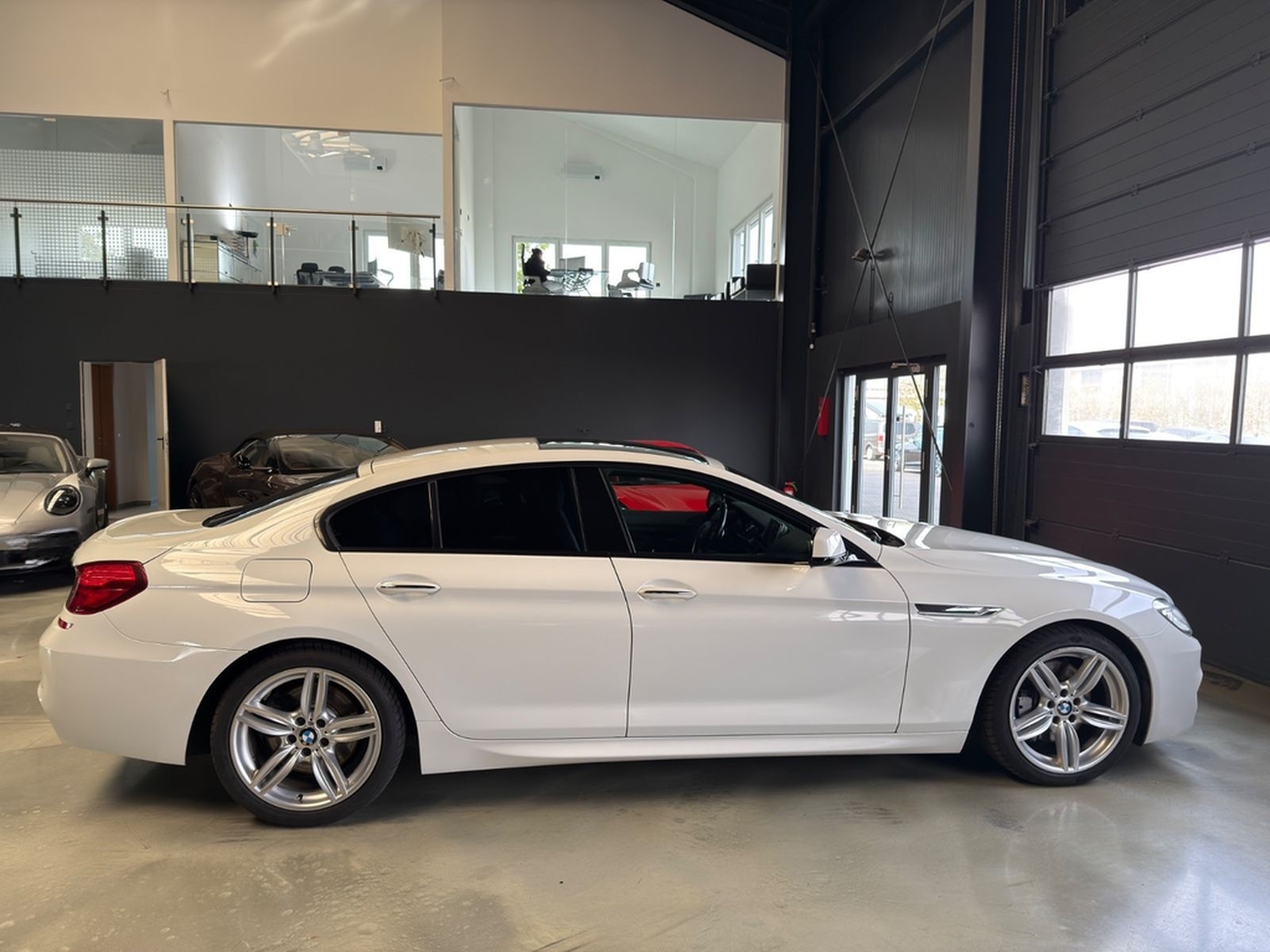 BMW 650i Gran Coupe M SPORTPAKET/M 19"/GLASDACH/LED foto 8