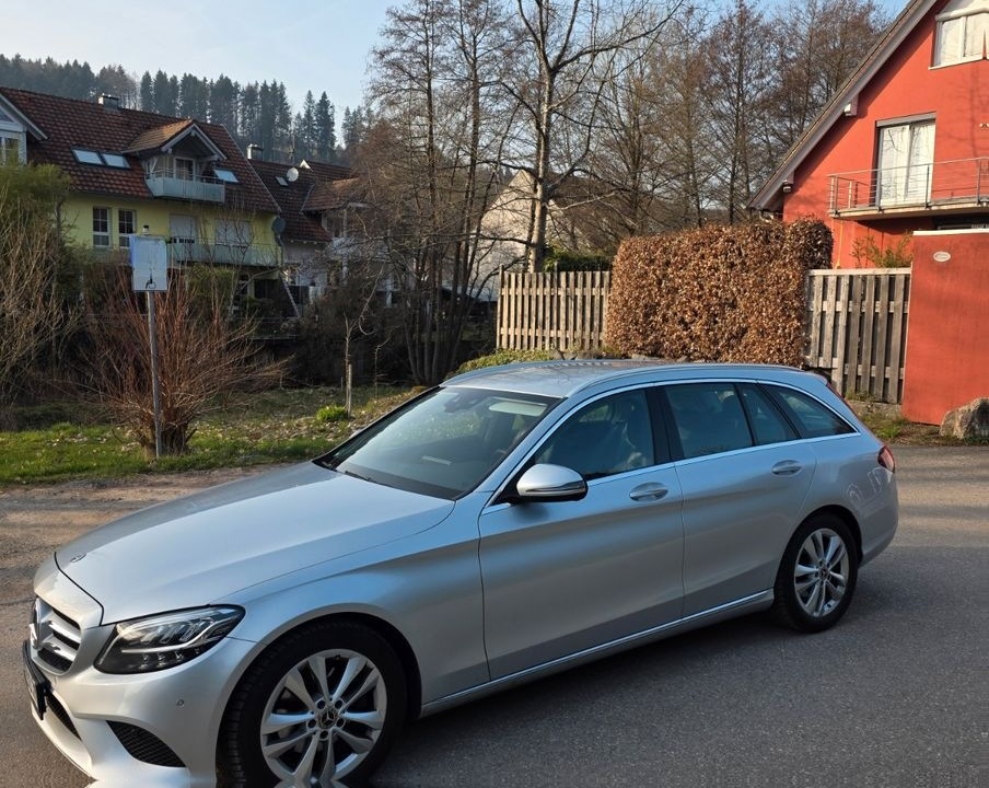 Mercedes-Benz C 220 d T Autom. - foto 2