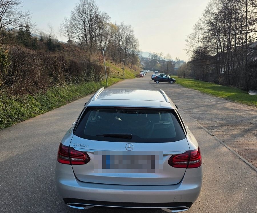 Mercedes-Benz C 220 d T Autom. - foto 5