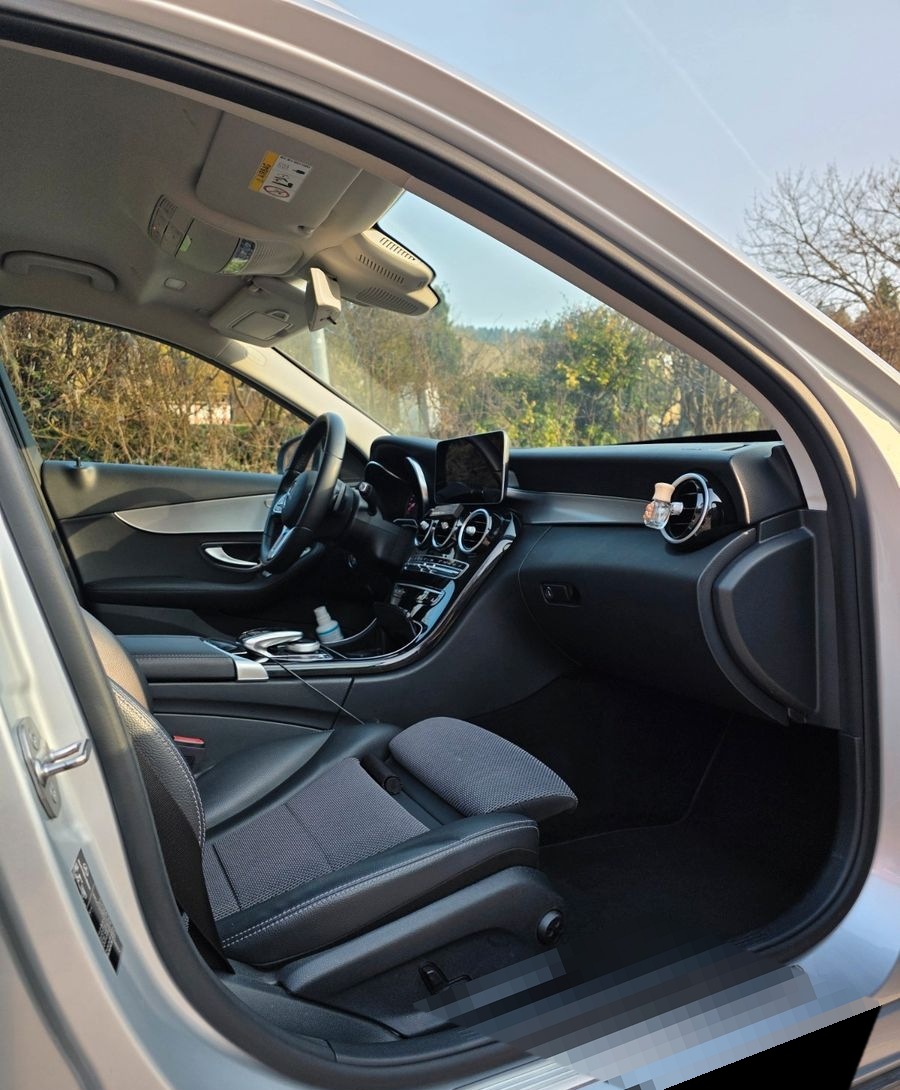 Mercedes-Benz C 220 d T Autom. - foto 10