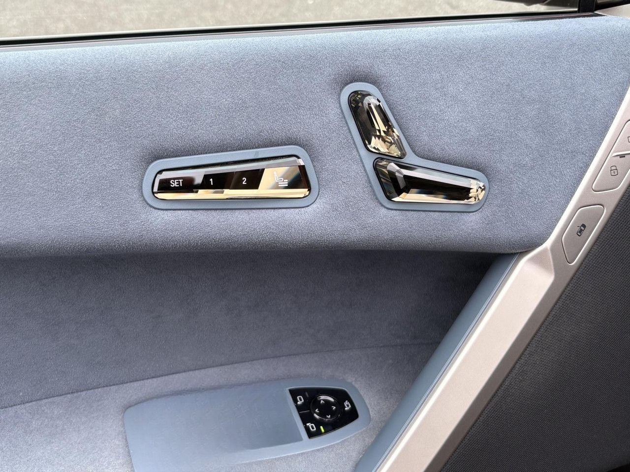 BMW iX x40 Sky HUD ACC SurView Laser Massage AHK 22" foto 14