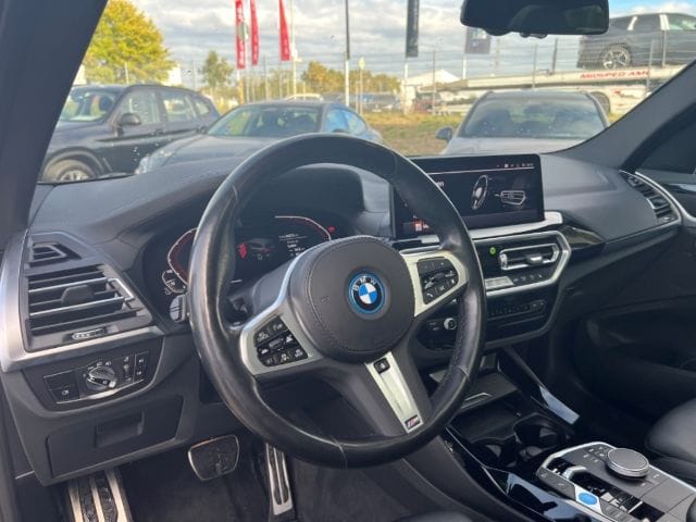 BMW iX3 Sportpaket AD AHK-klappbar Navi Digitales Co foto 13