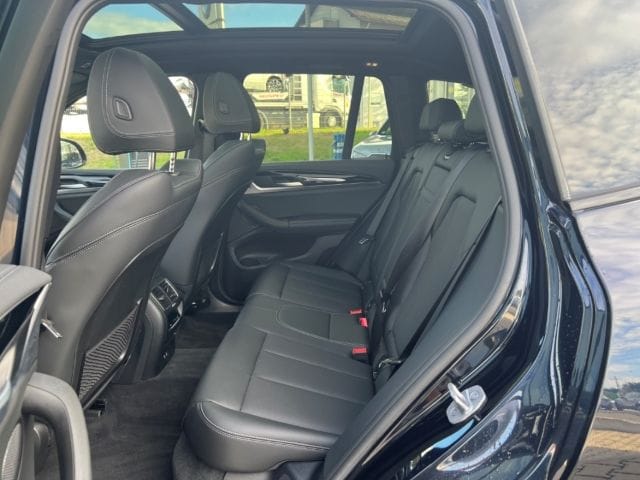 BMW iX3 Sportpaket AD AHK-klappbar Navi Digitales Co foto 10