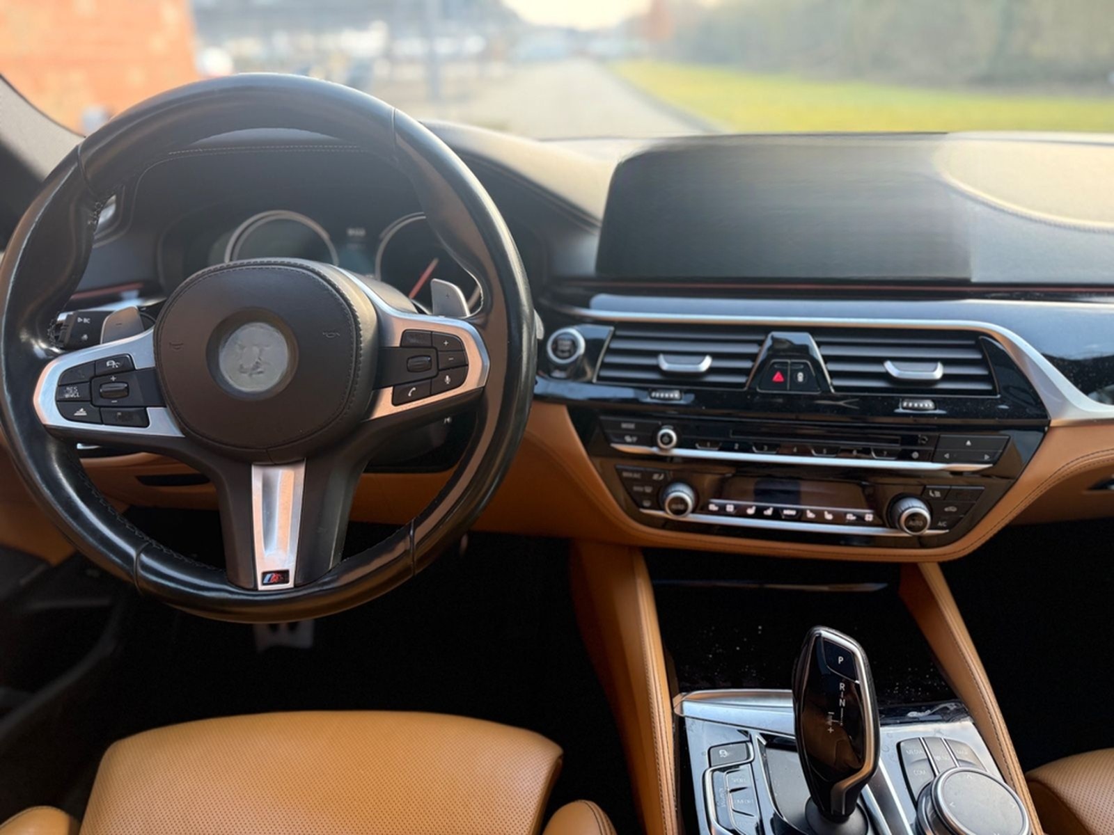 BMW M550i-X.DRIVE-SOFT-HUD-APP-MEMORY-SHD-DAB-ALU foto 18