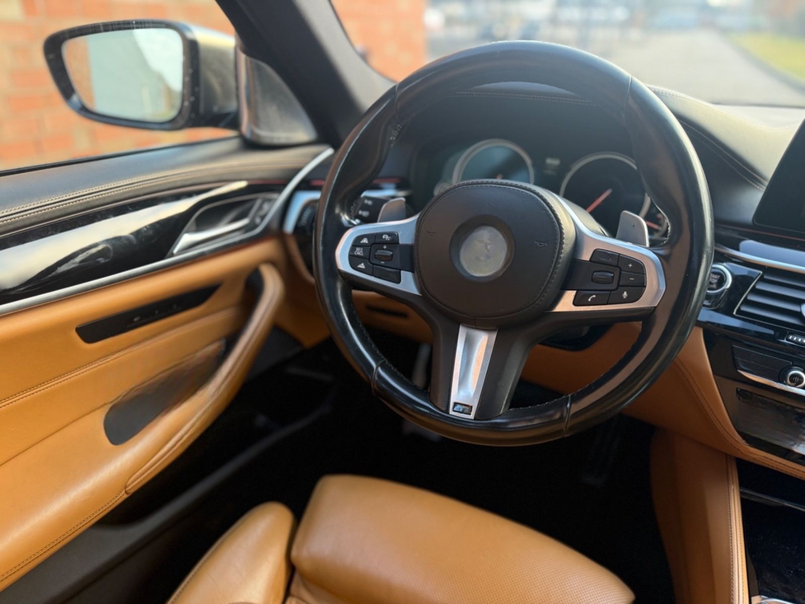 BMW M550i-X.DRIVE-SOFT-HUD-APP-MEMORY-SHD-DAB-ALU foto 19