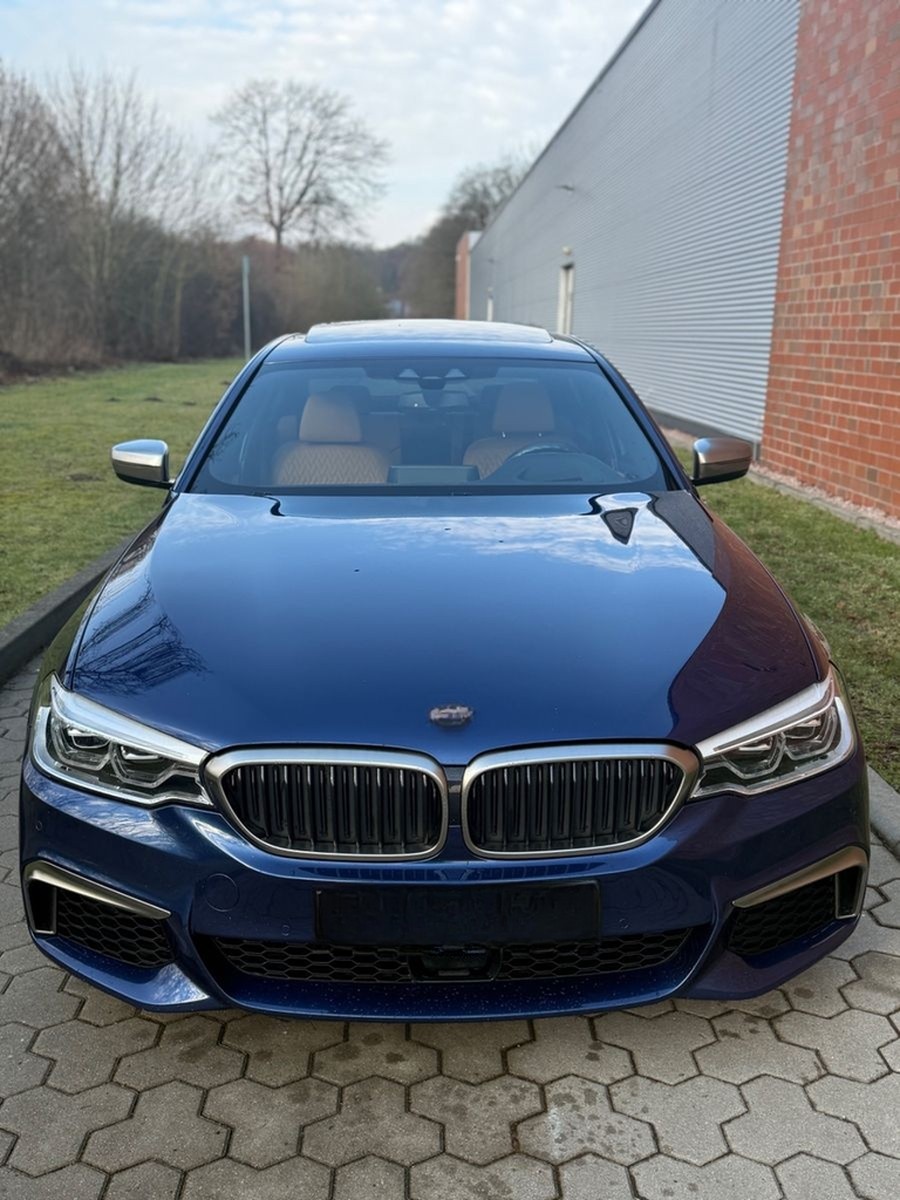 BMW M550i-X.DRIVE-SOFT-HUD-APP-MEMORY-SHD-DAB-ALU foto 3