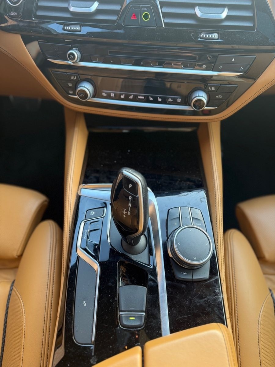 BMW M550i-X.DRIVE-SOFT-HUD-APP-MEMORY-SHD-DAB-ALU foto 21
