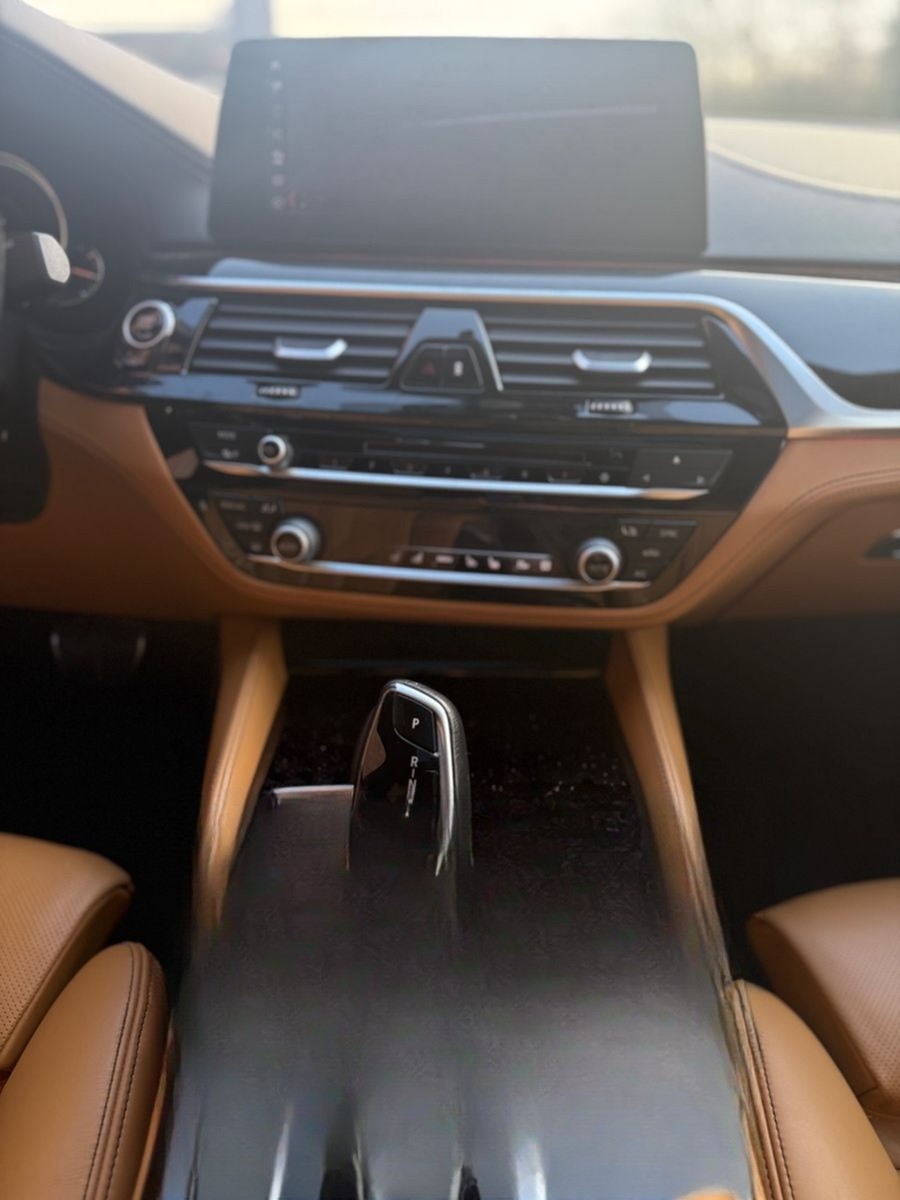 BMW M550i-X.DRIVE-SOFT-HUD-APP-MEMORY-SHD-DAB-ALU foto 23